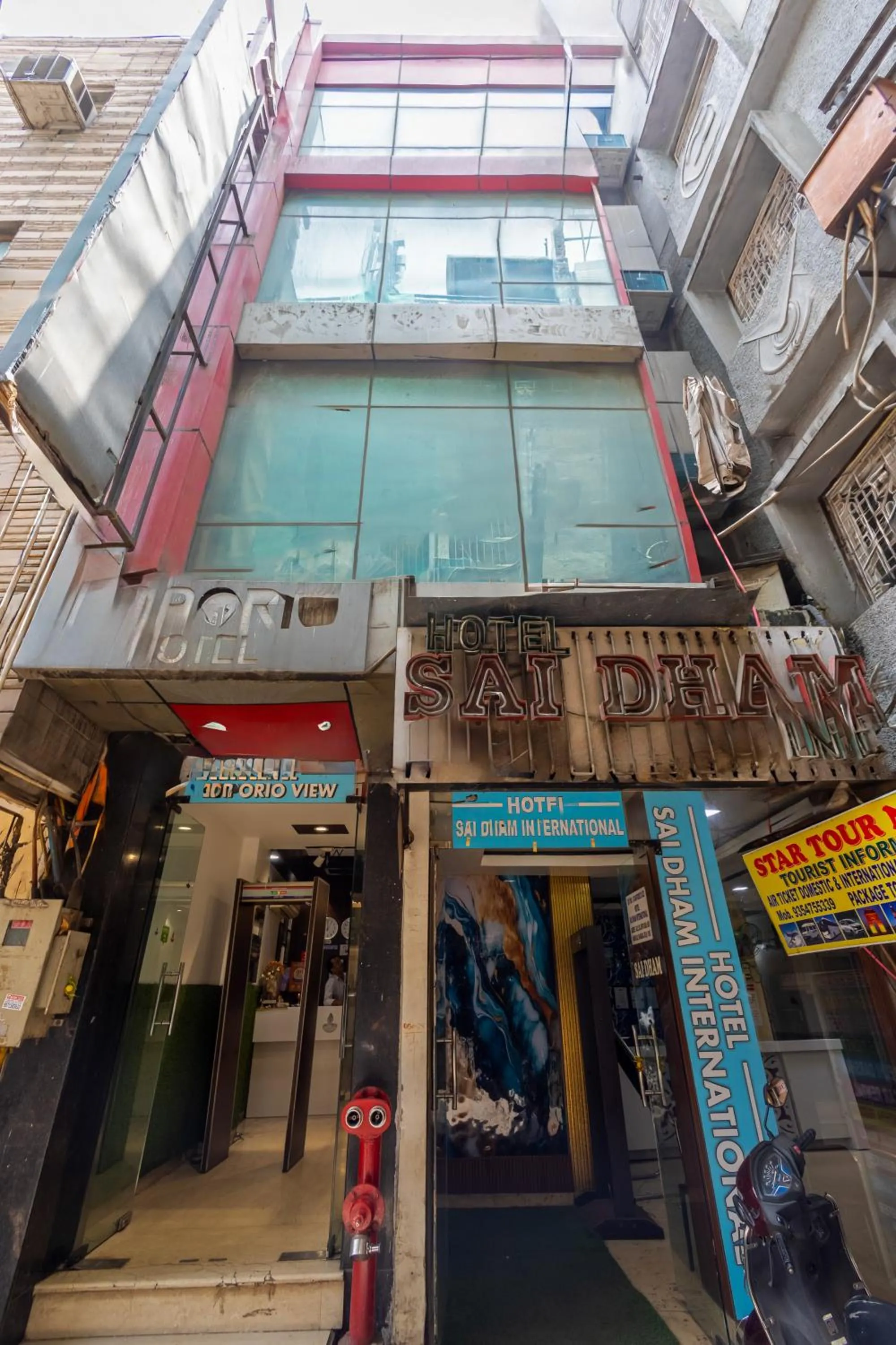 Property building in Hotel Emporio View - New Delhi Railway Station - Paharganj