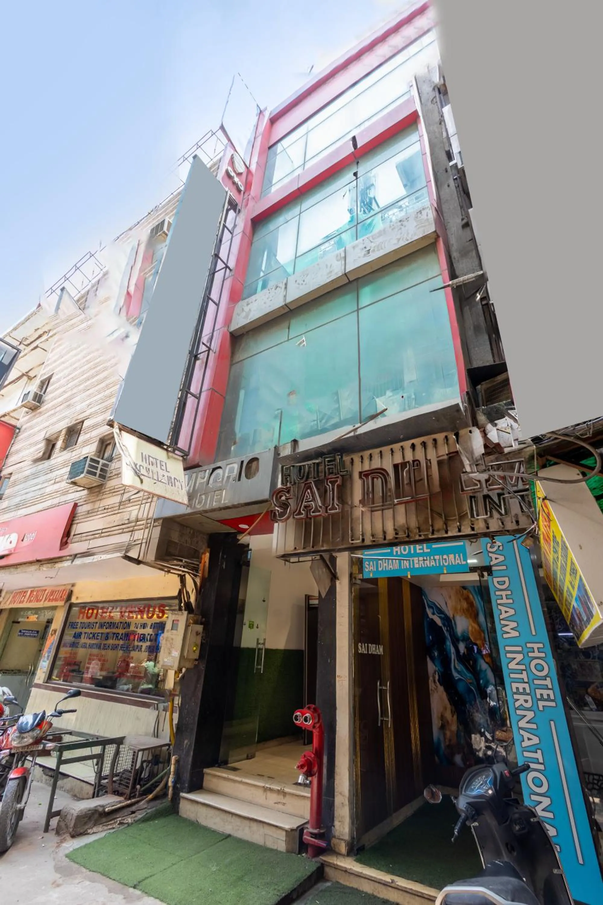Property building in Hotel Emporio View - New Delhi Railway Station - Paharganj