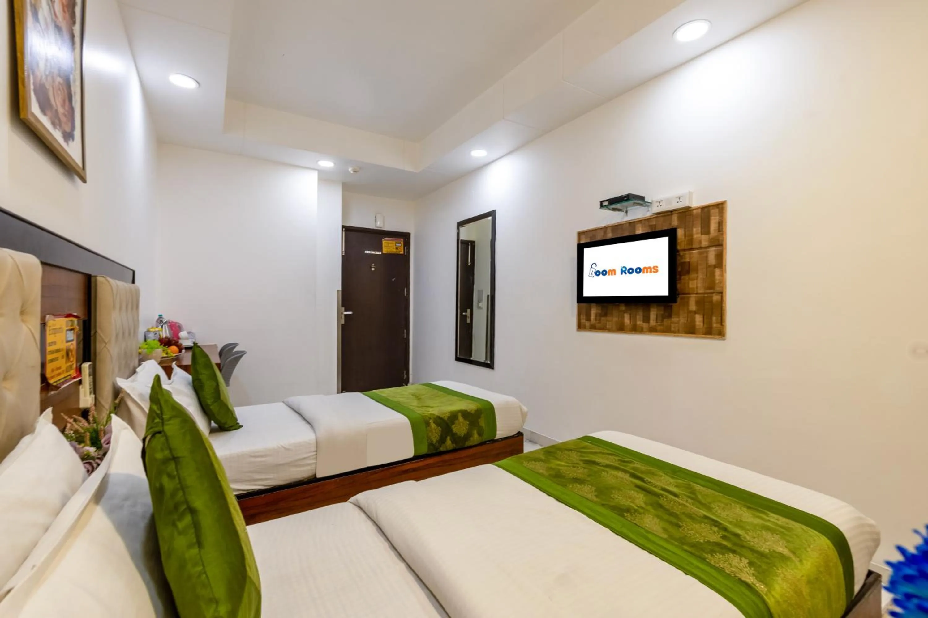 TV and multimedia, Bed in Hotel Emporio View - New Delhi Railway Station - Paharganj