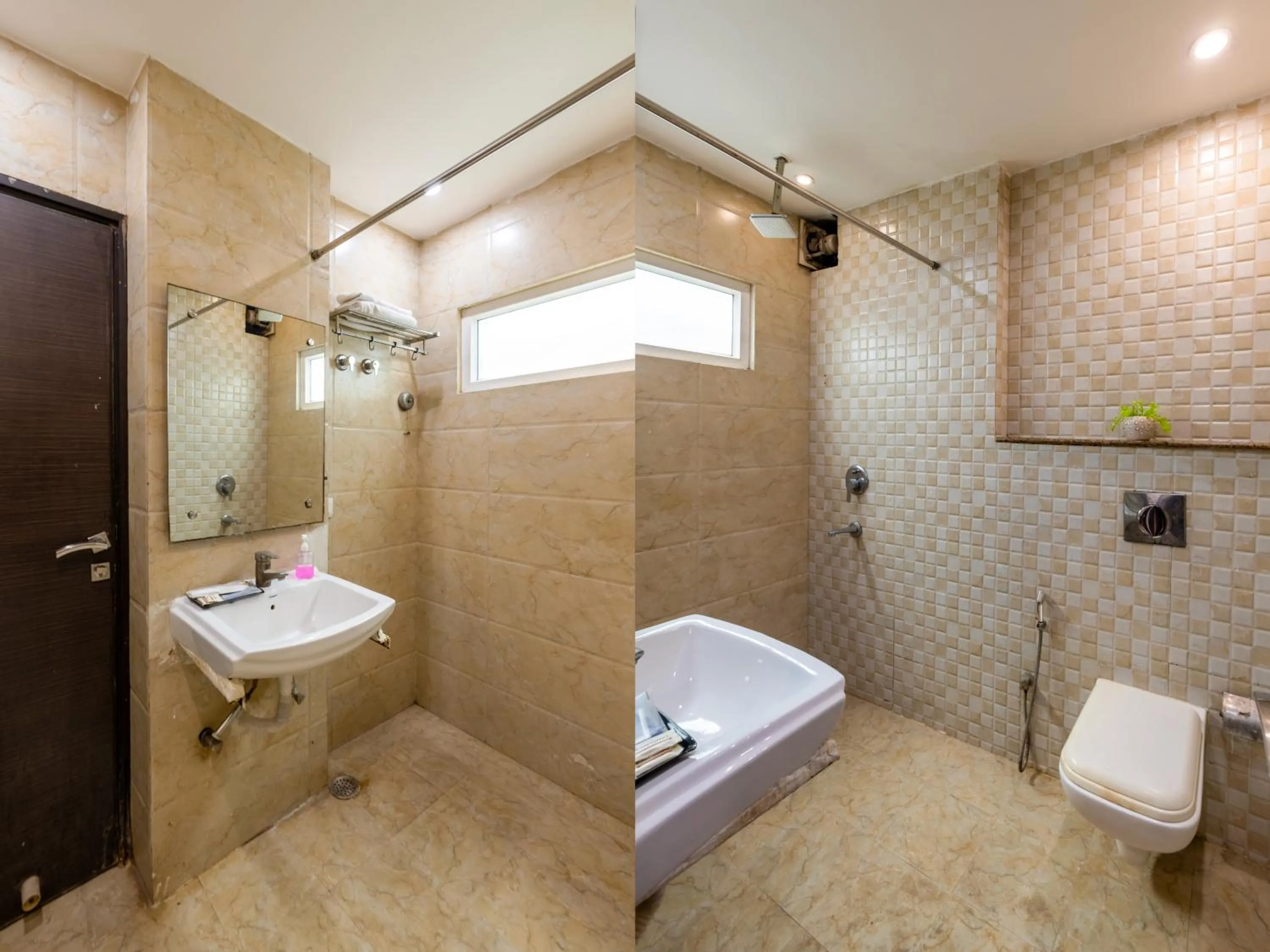 Shower in Hotel Emporio View - New Delhi Railway Station - Paharganj