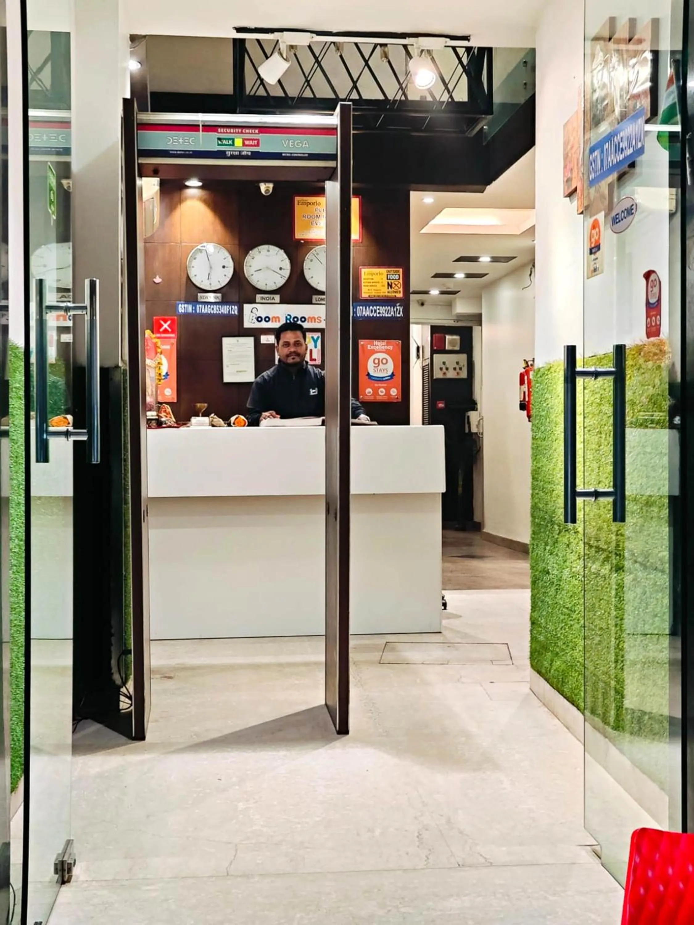 Property building in Hotel Emporio View - New Delhi Railway Station - Paharganj