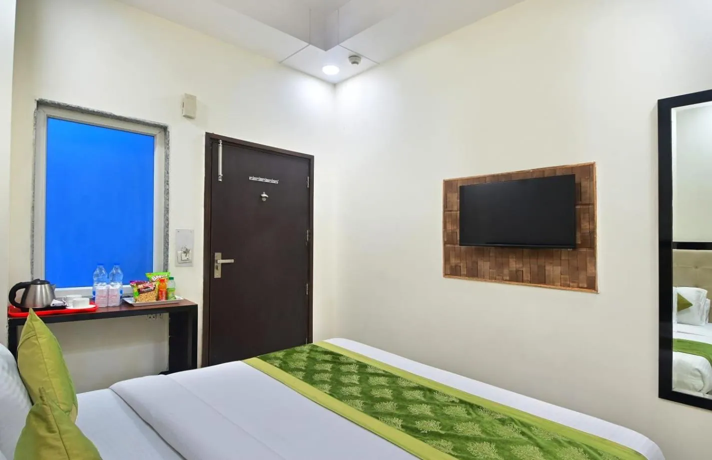 TV and multimedia, Bed in Hotel Emporio View - New Delhi Railway Station - Paharganj