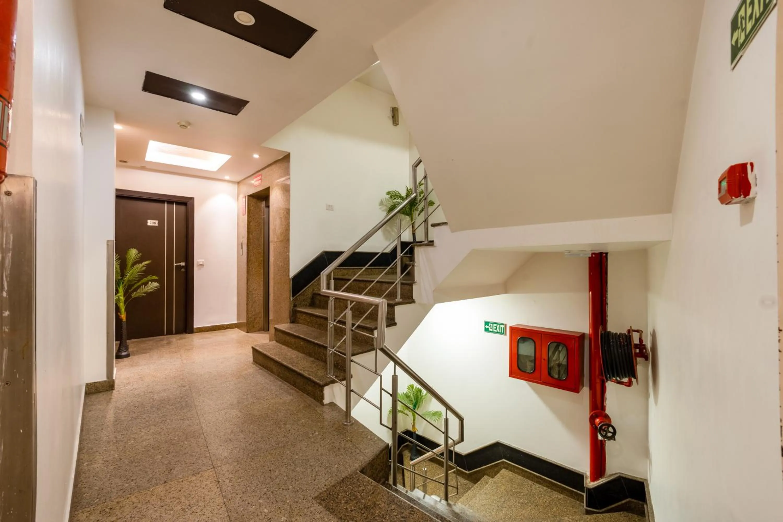 Facade/entrance in Hotel Emporio View - New Delhi Railway Station - Paharganj