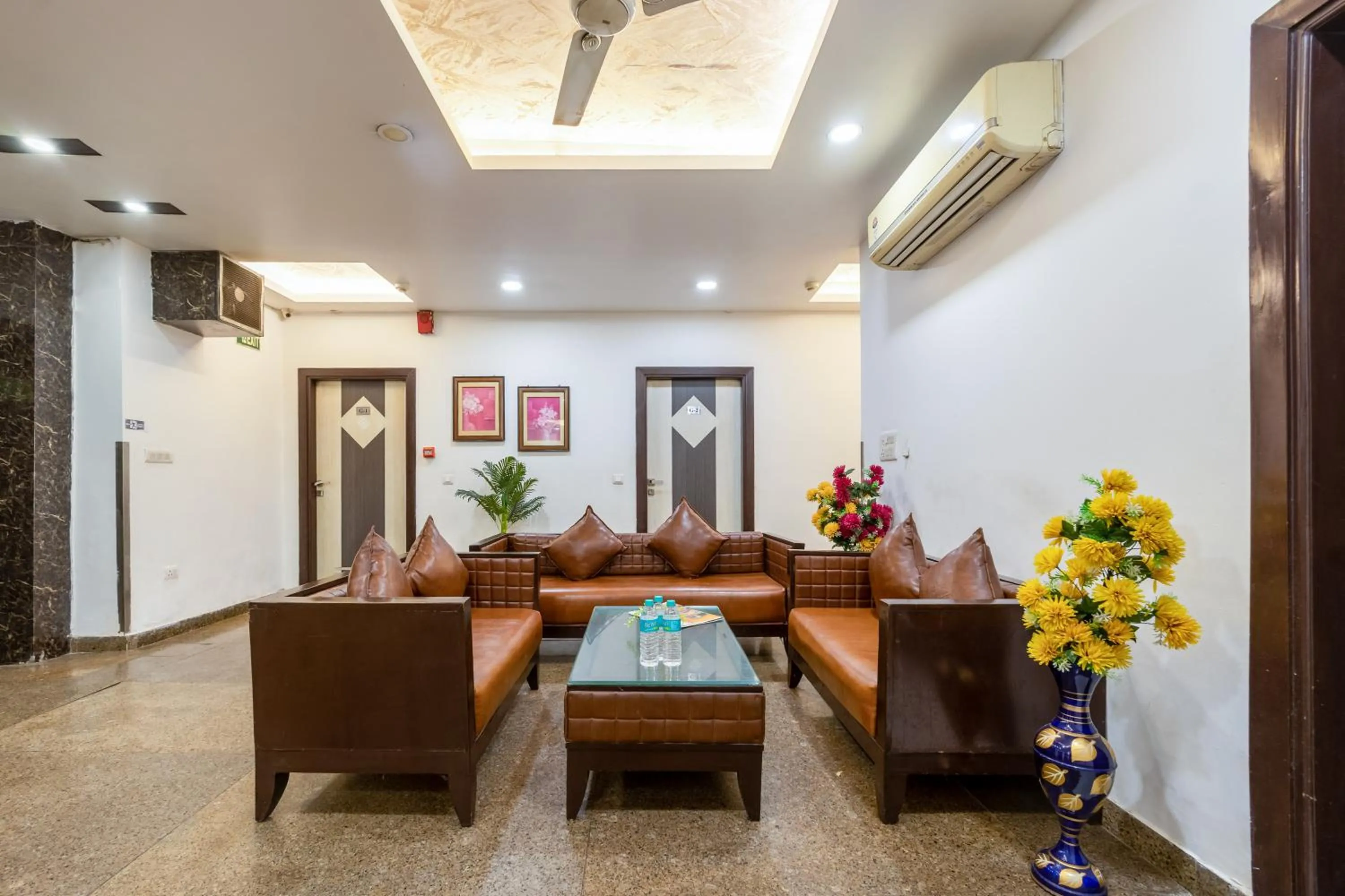 TV and multimedia in Hotel Emporio View - New Delhi Railway Station - Paharganj