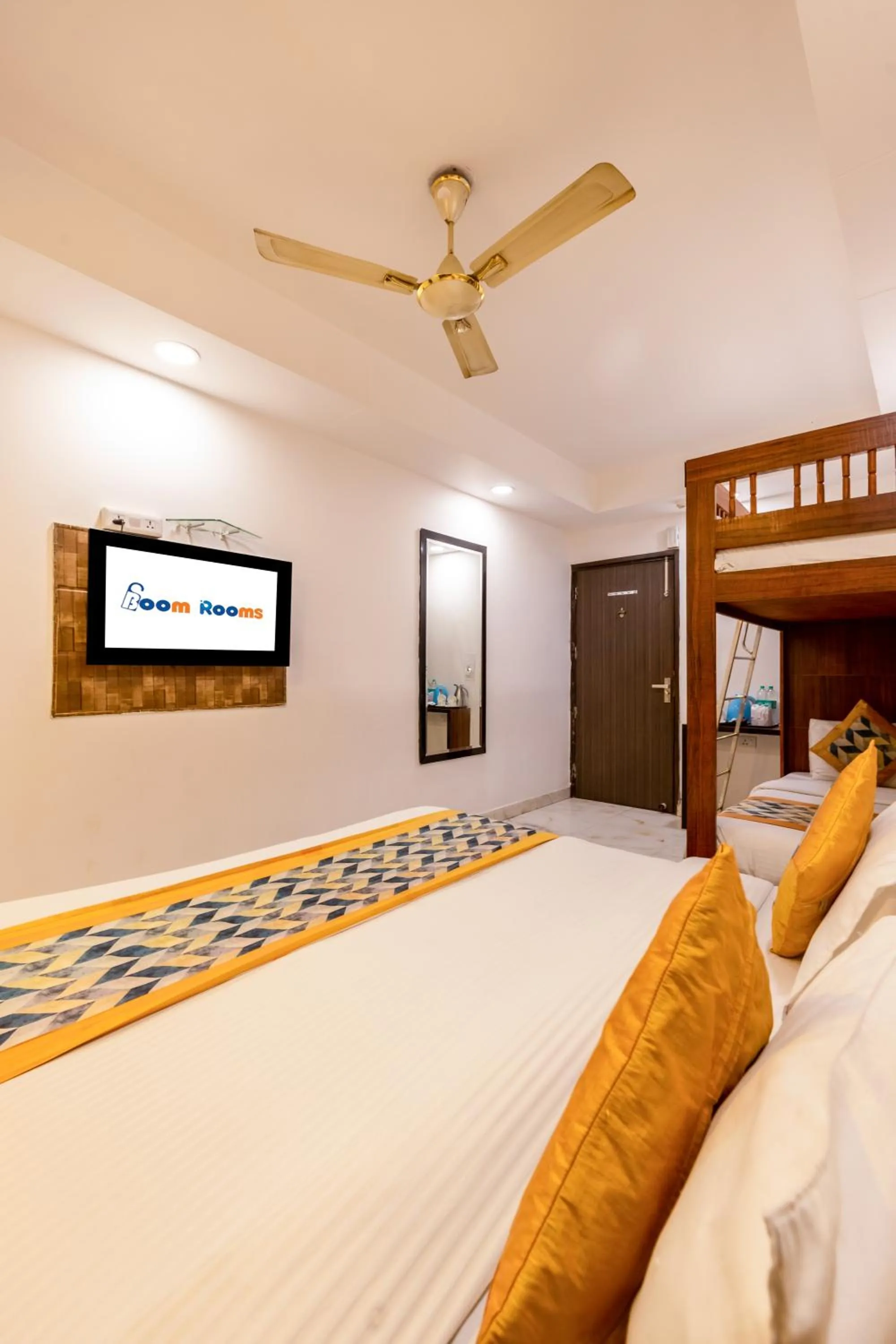 Bed in Hotel Emporio View - New Delhi Railway Station - Paharganj