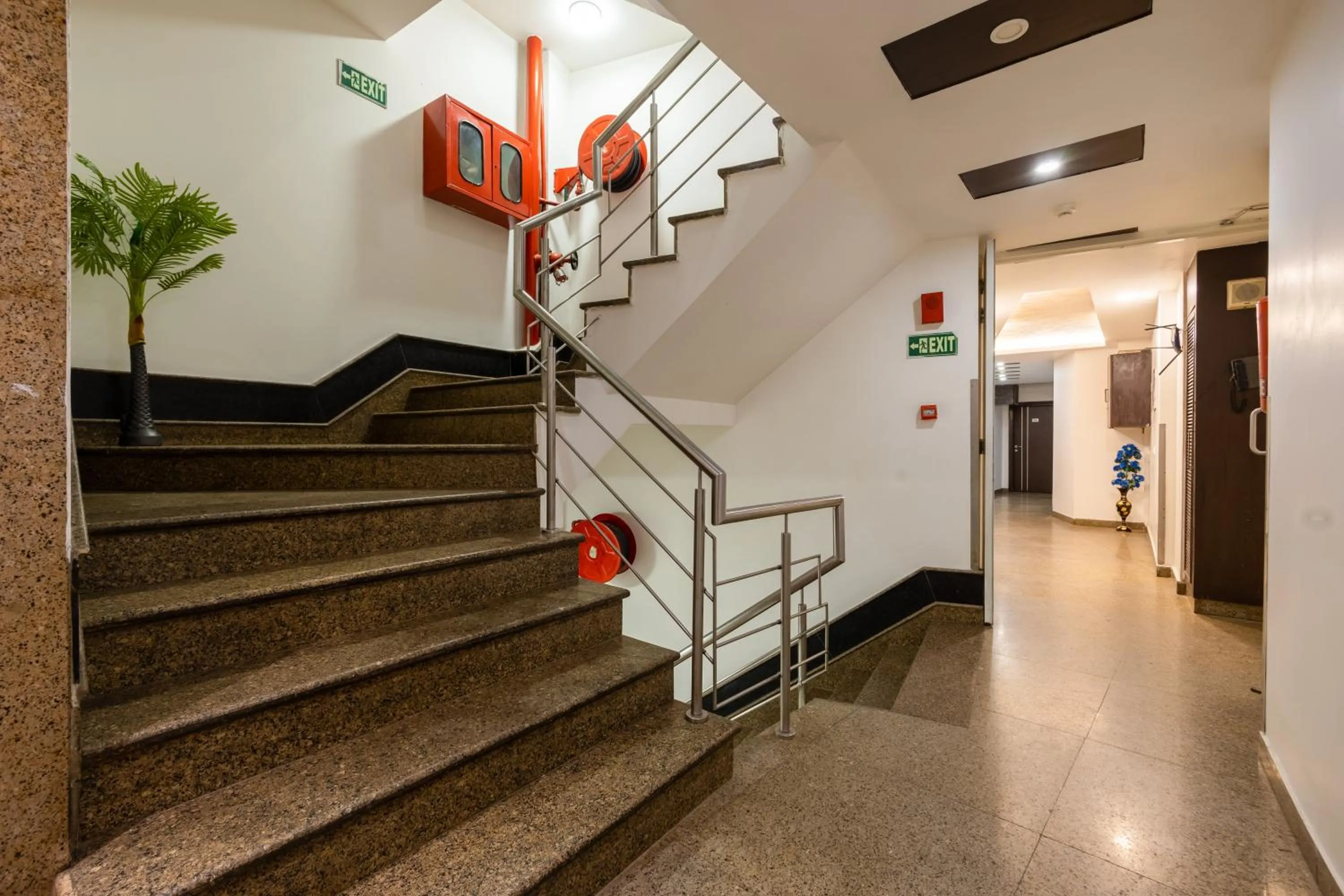 Facade/entrance in Hotel Emporio View - New Delhi Railway Station - Paharganj