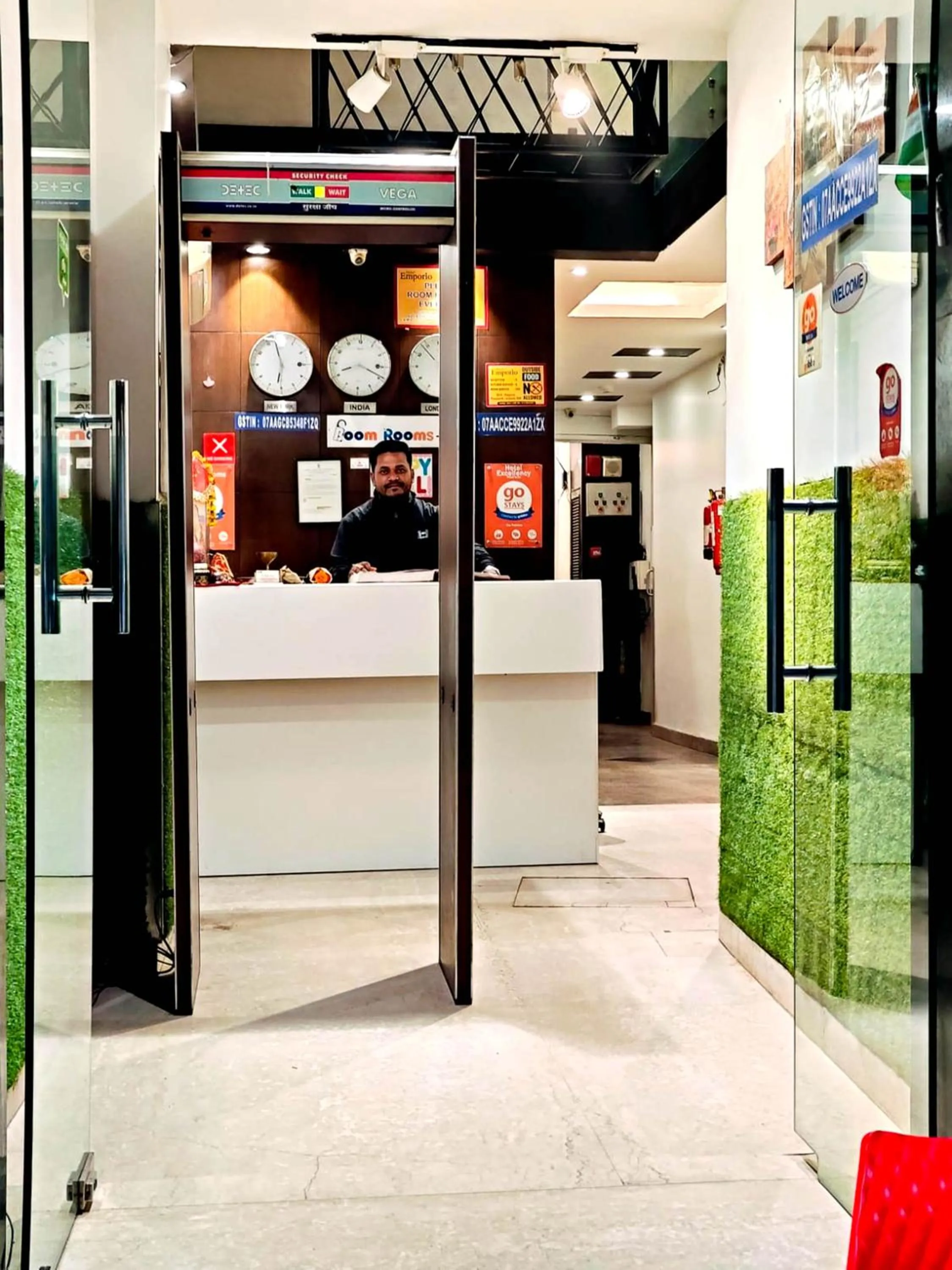 Property building in Hotel Emporio View - New Delhi Railway Station - Paharganj