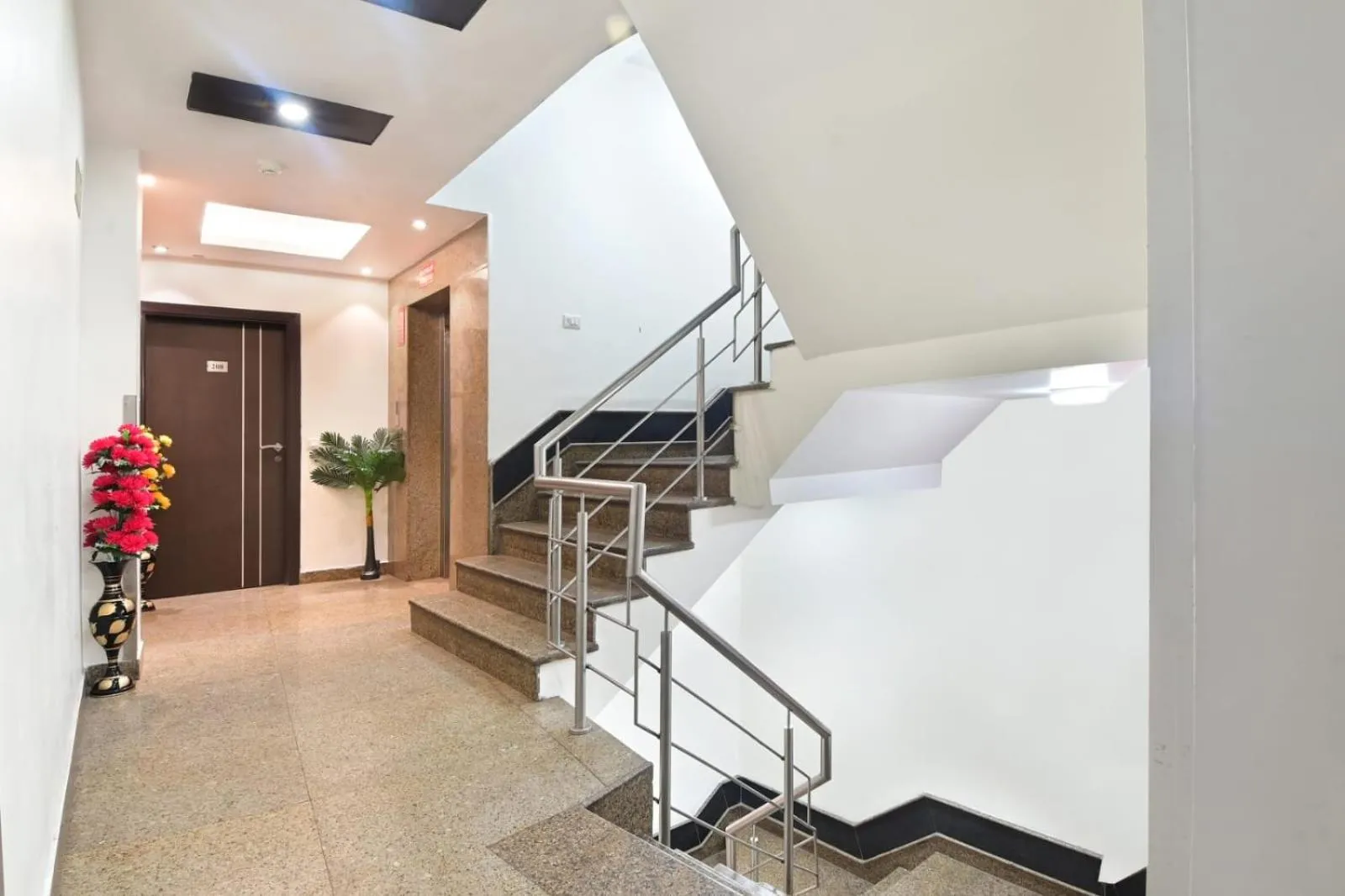 Property building in Hotel Emporio View - New Delhi Railway Station - Paharganj