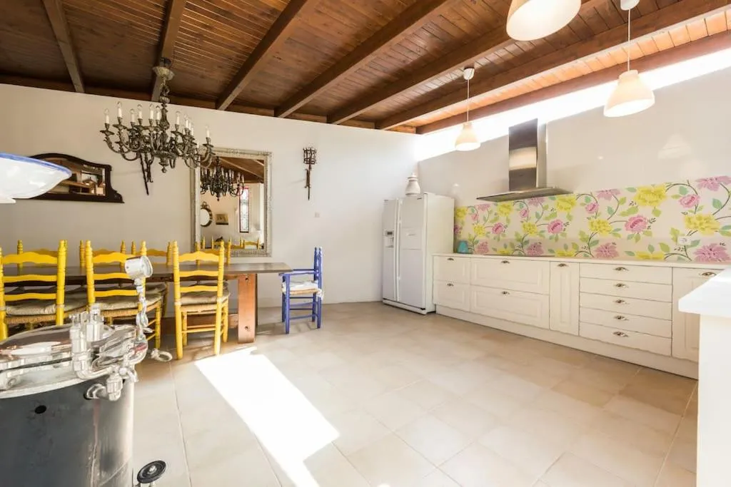 Casa con vistas increíbles, piscina Infinity y jardín con rincones preciosos