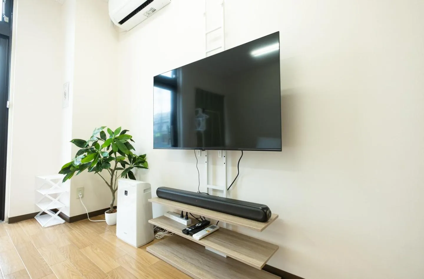 TV and multimedia in Ezo Fujiya Niseko House