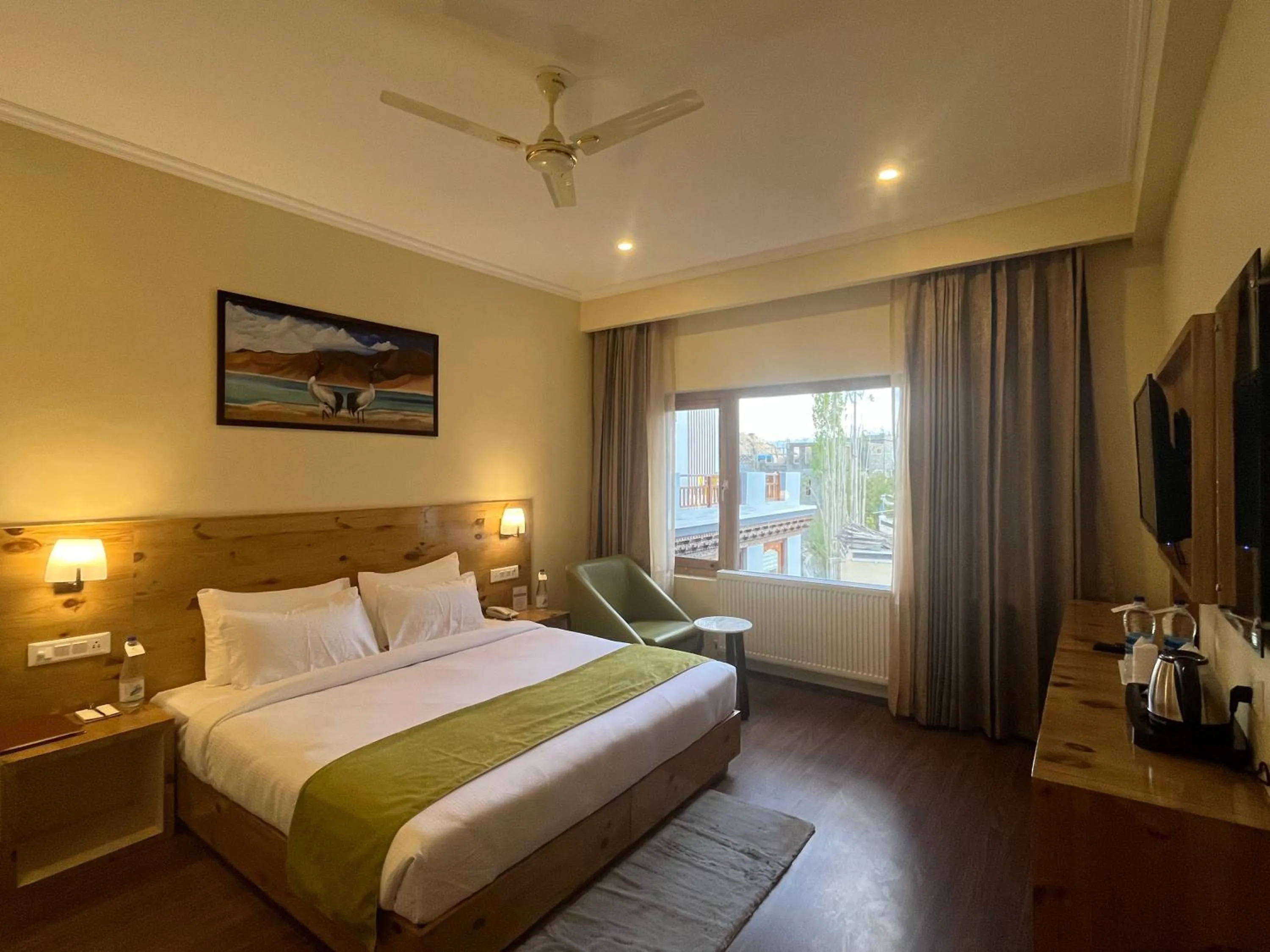 Bed in Crown Himalaya