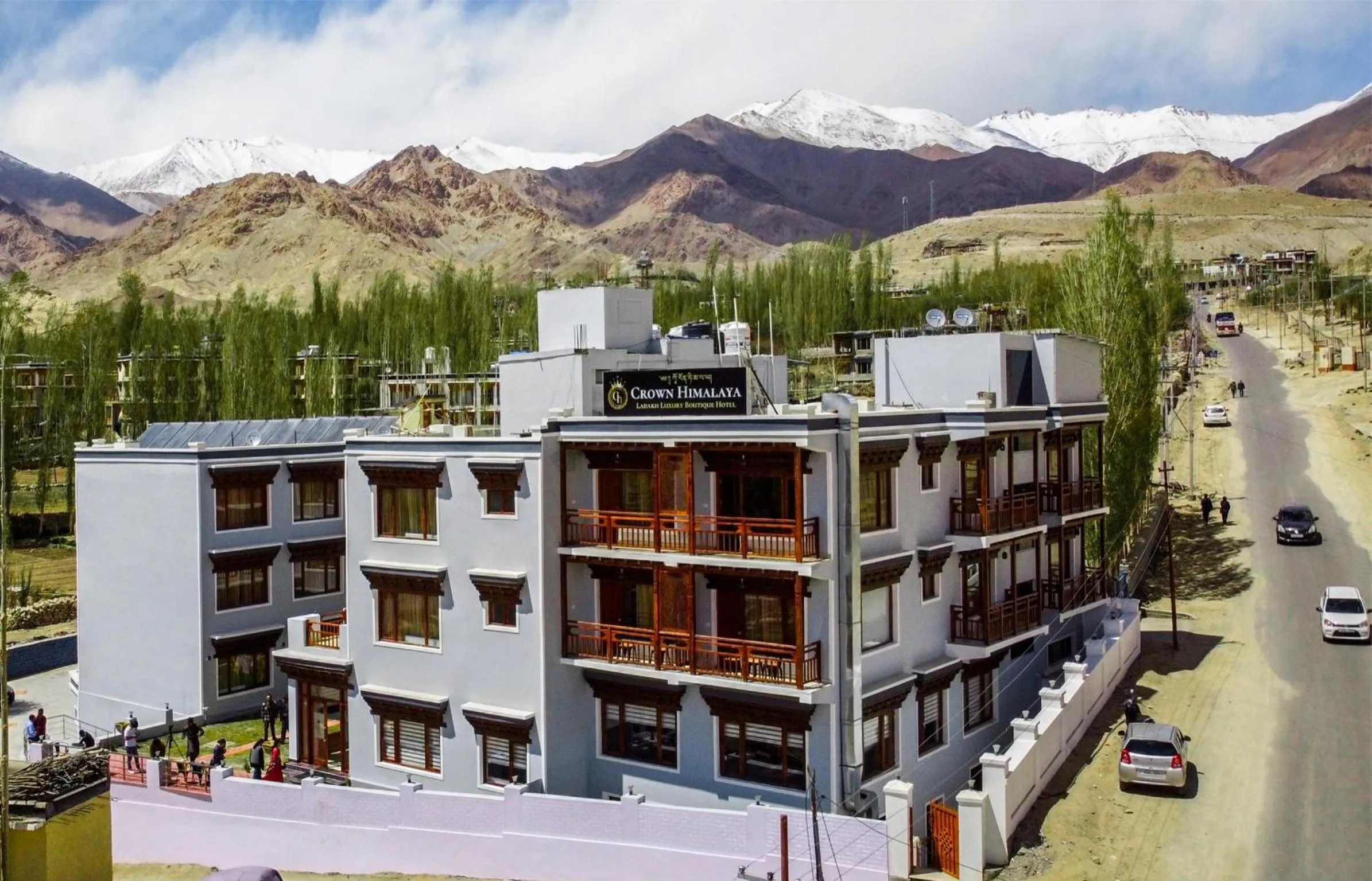 Property building in Crown Himalaya