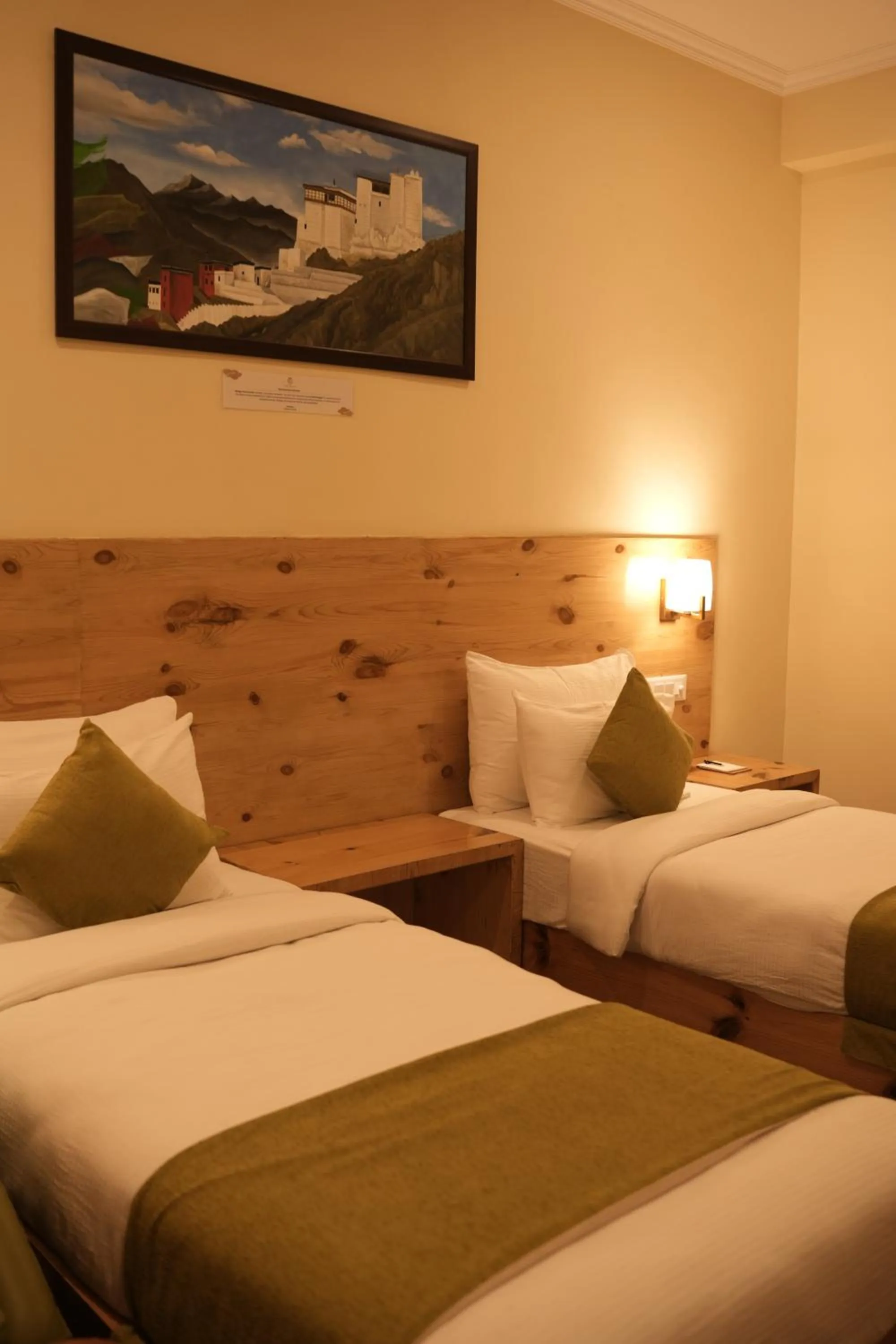 Bed in Crown Himalaya