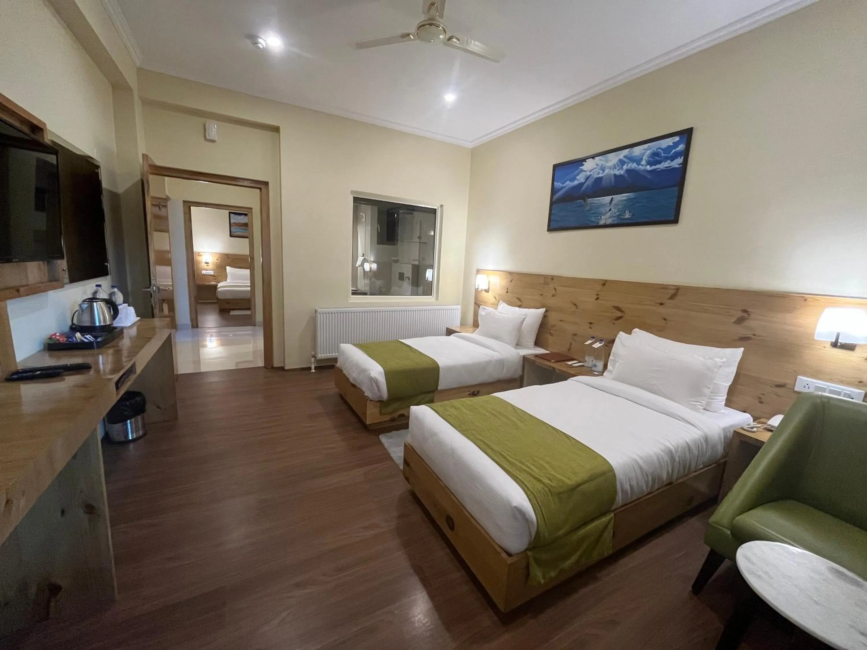 Bed in Crown Himalaya