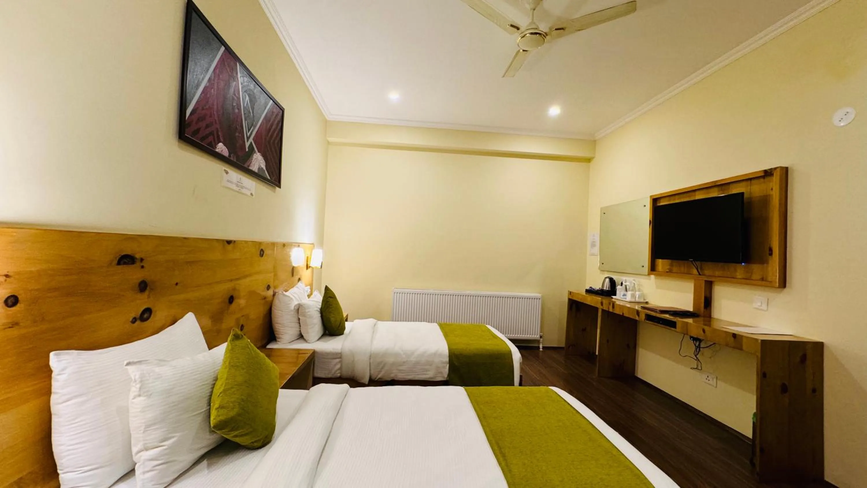 Bed in Crown Himalaya