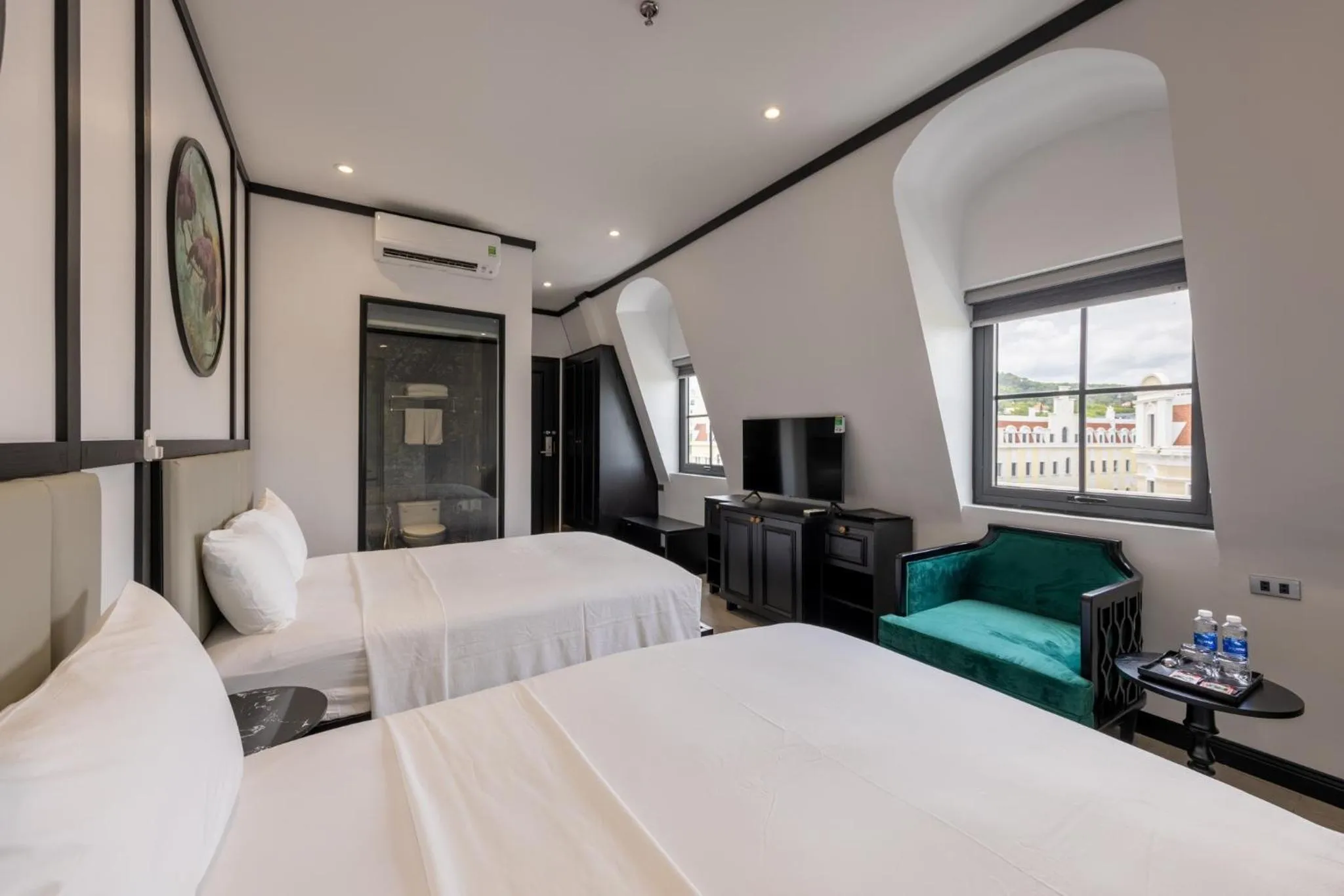 Bed in Phong Lan Unique Hotel