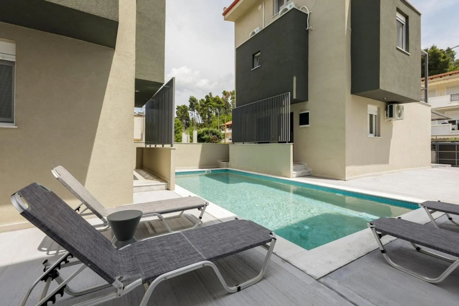 V Luxury Apartments with Pool
