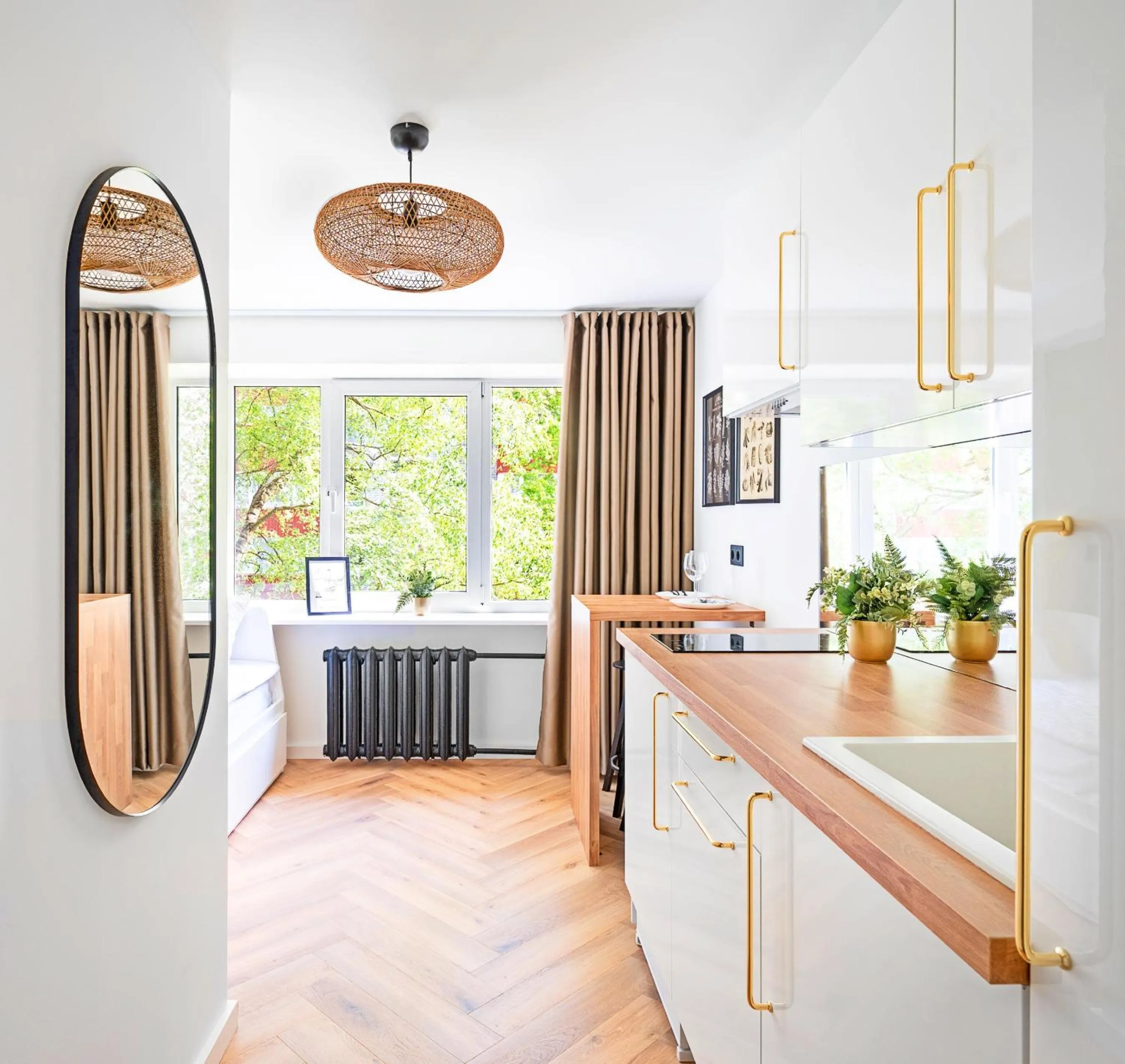 Kitchen or kitchenette in Oasis Airport Studios by RevalHome