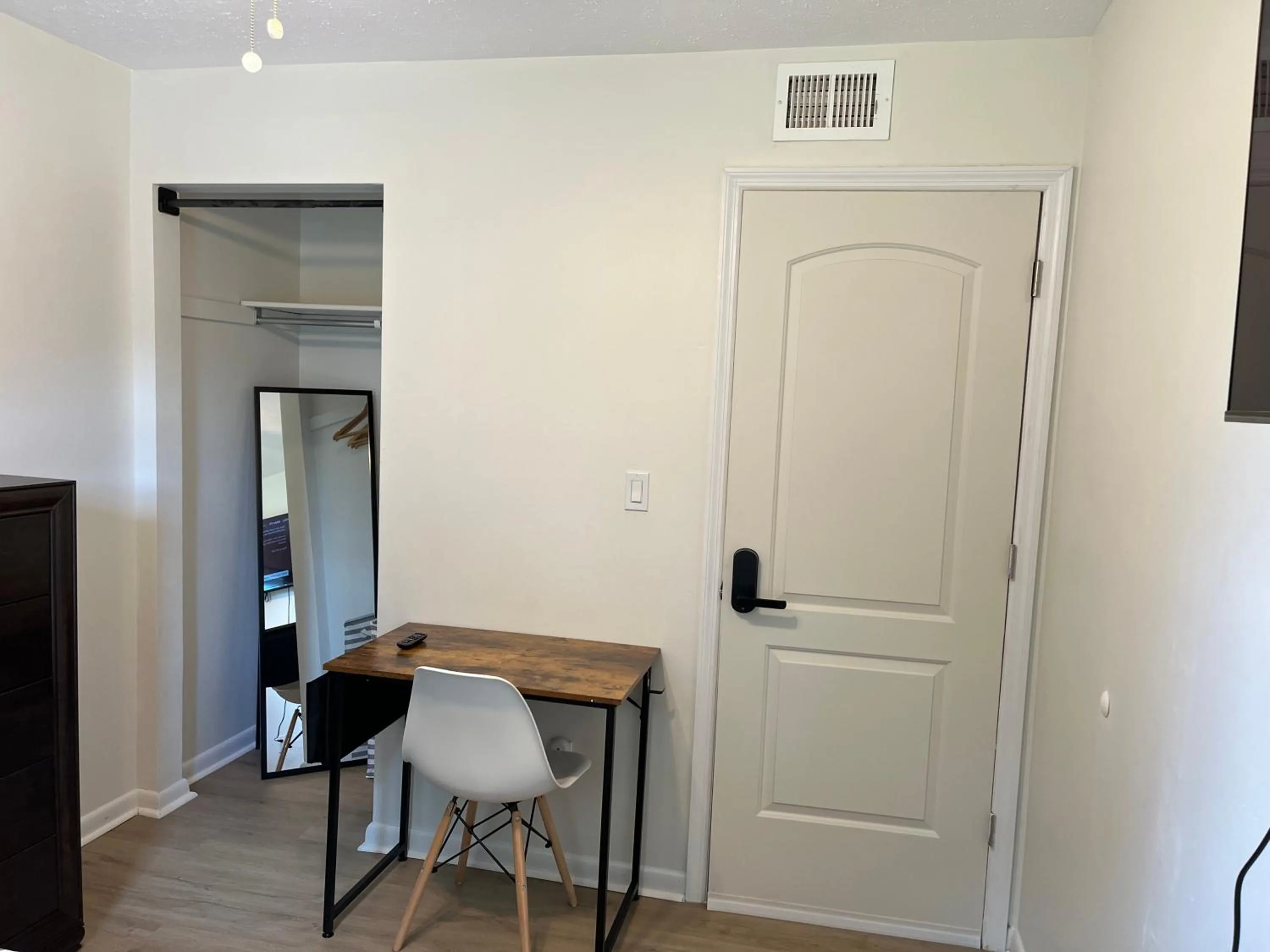 hair dresser in ZenHomes in Brandon near Tampa Valrico Seffner