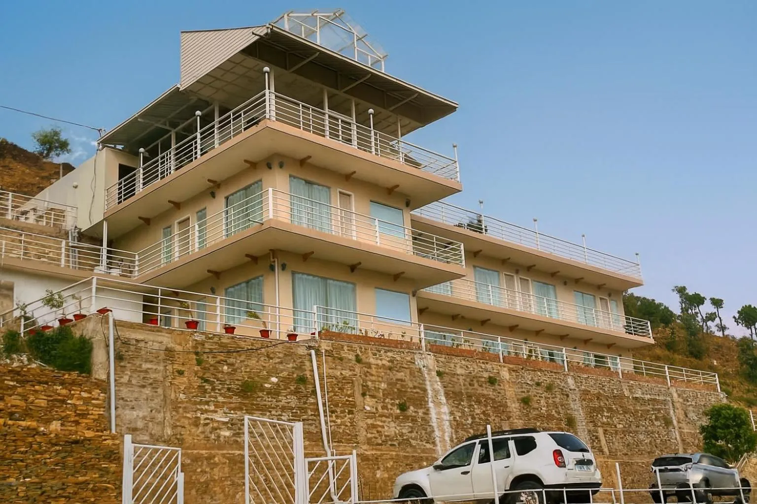 Property building in Onehouse Resort Lansdowne