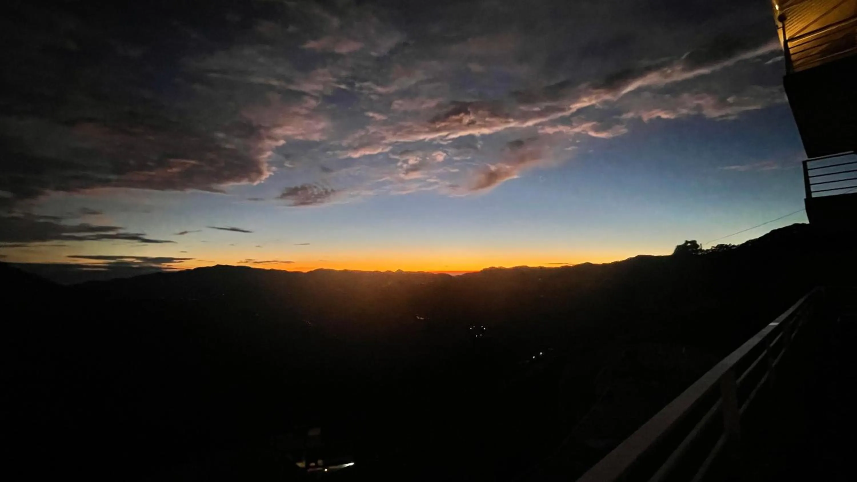 Sunset in Onehouse Resort Lansdowne