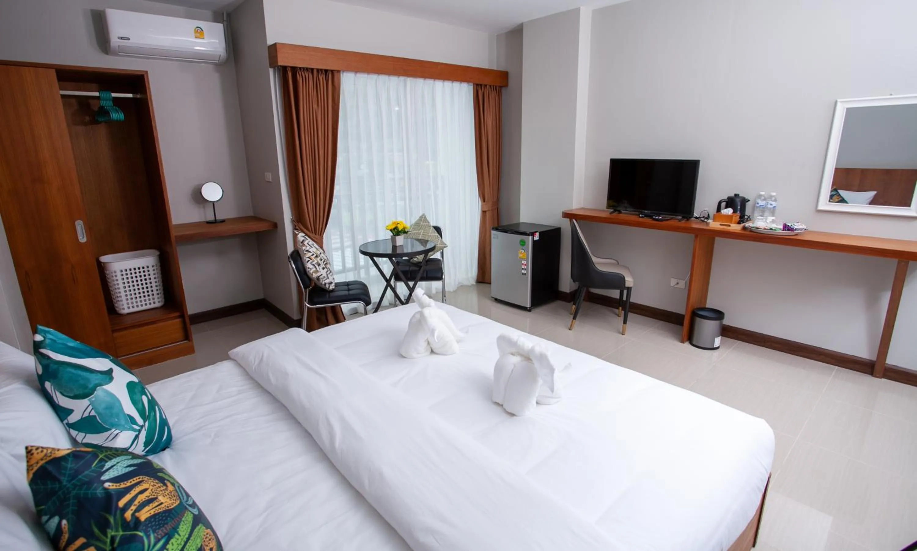 Photo of the whole room, Bed in The Brown Boutique Patong