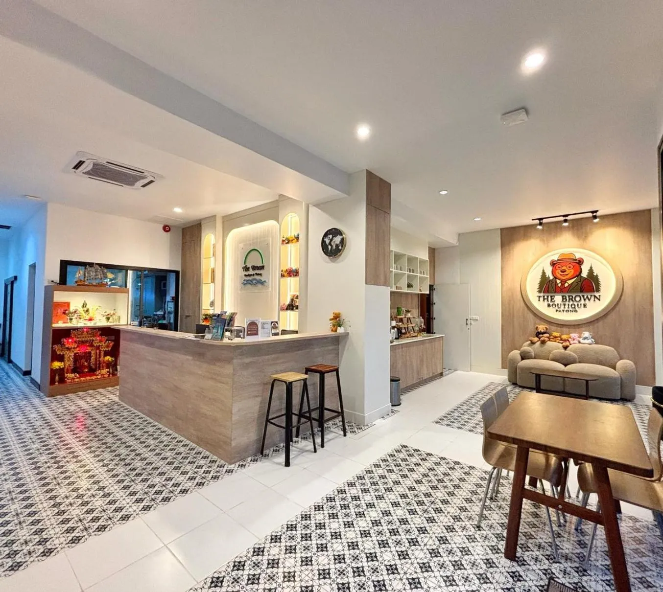 Lobby or reception in The Brown Boutique Patong