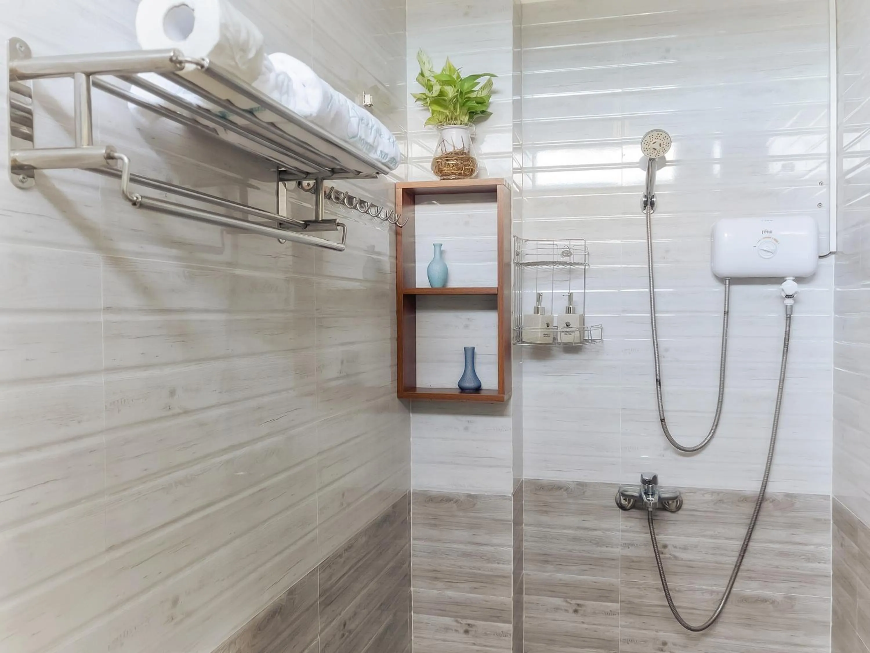 Bathroom in The Backpacker Hostel and spa