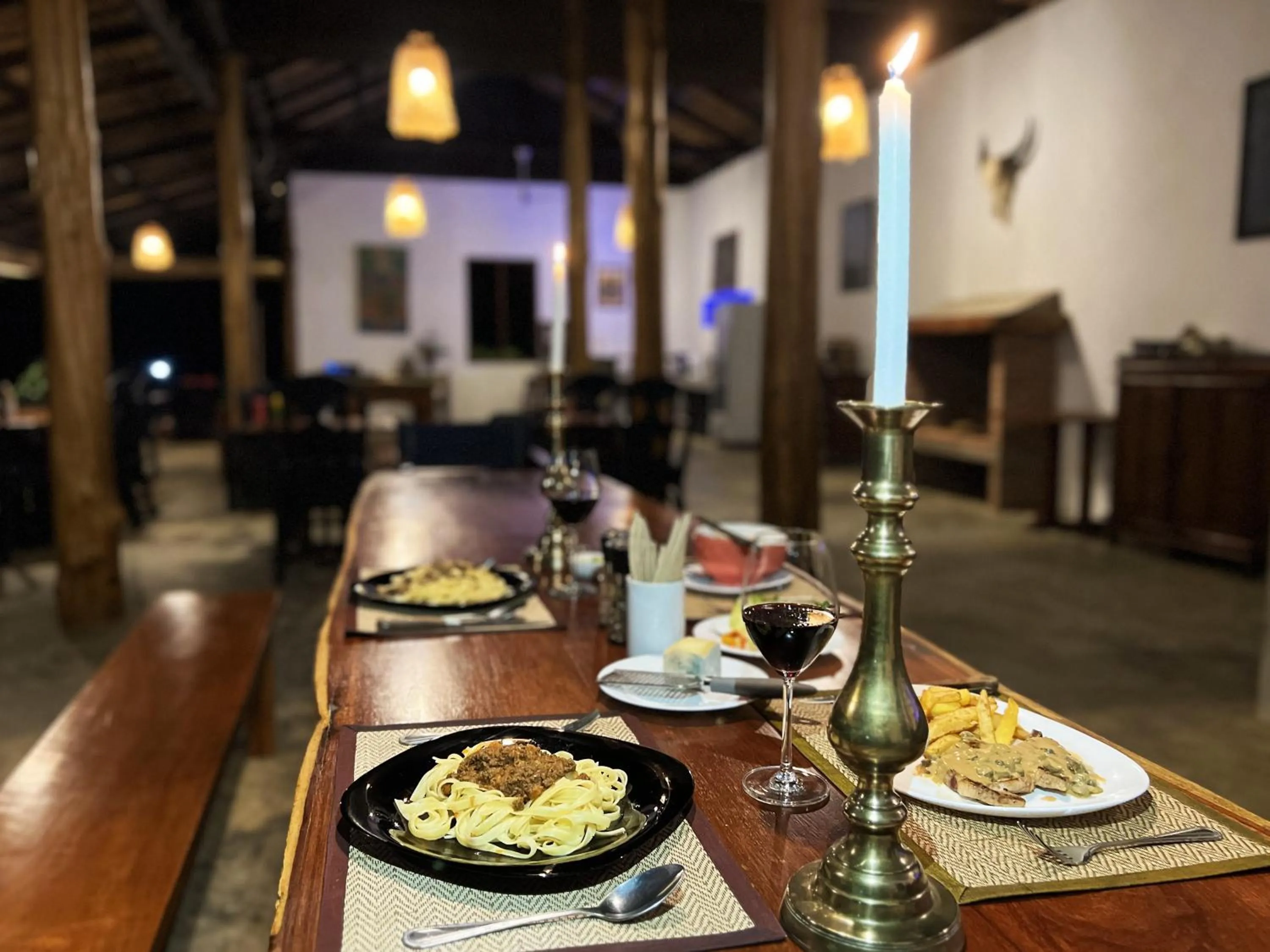 Restaurant/places to eat in Naga Lodge