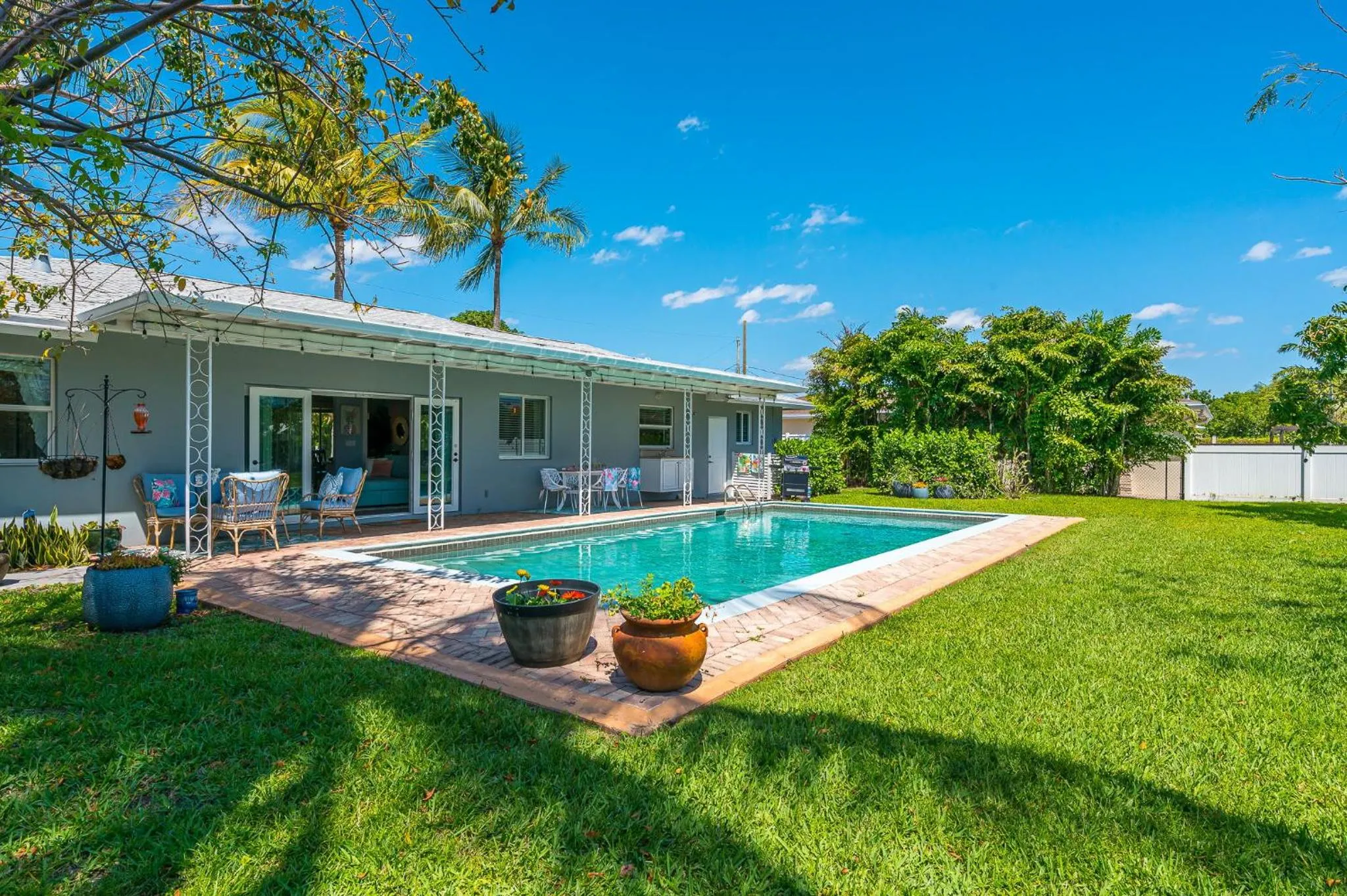 Vibrant Pool Home! Kayak, Firepit & Playground!