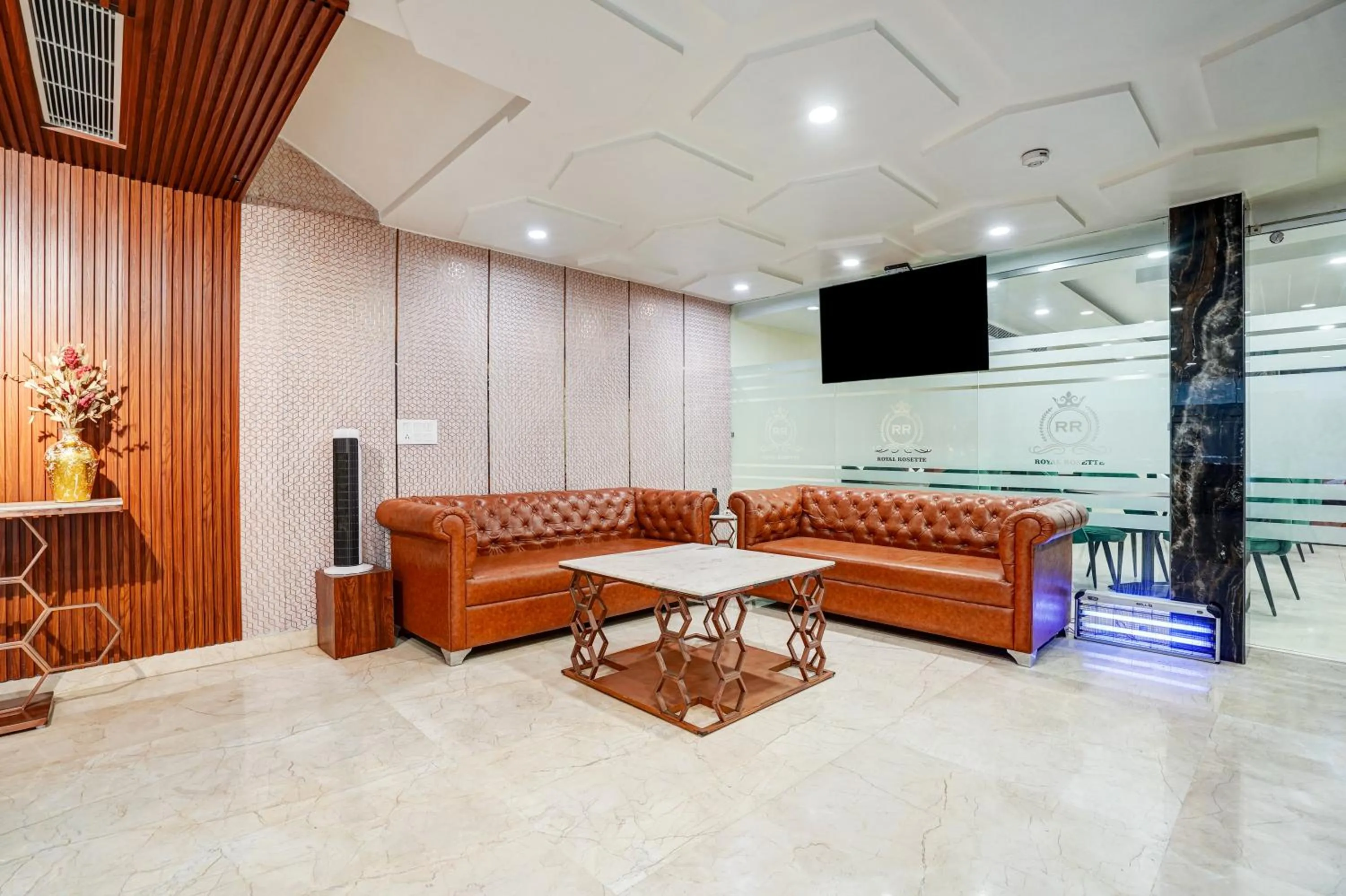 Seating area in Hotel Royal Rosette Near New Delhi Railway Station - Connaught Place and VFS