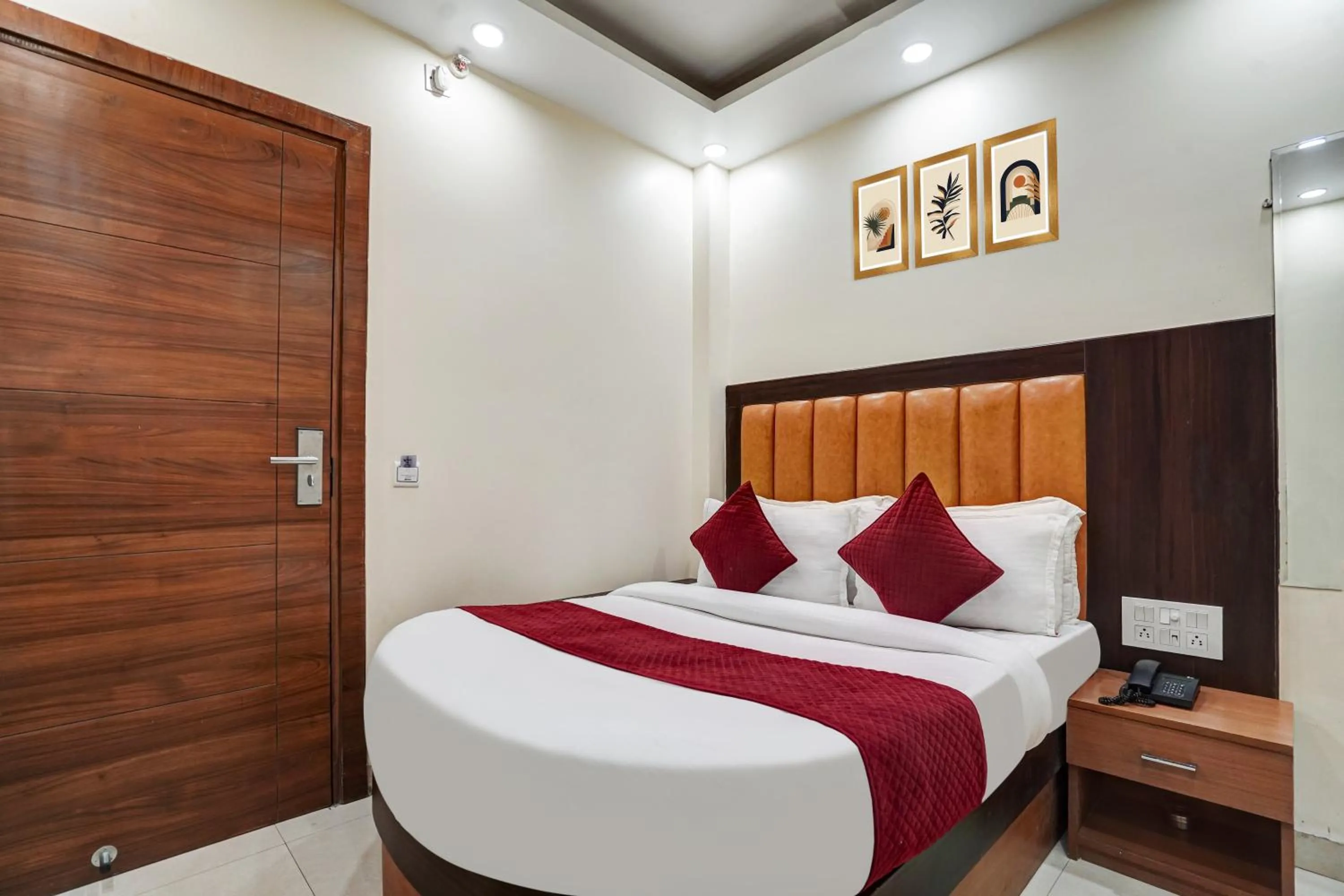 Bedroom, Bed in Hotel Royal Rosette Near New Delhi Railway Station - Connaught Place and VFS