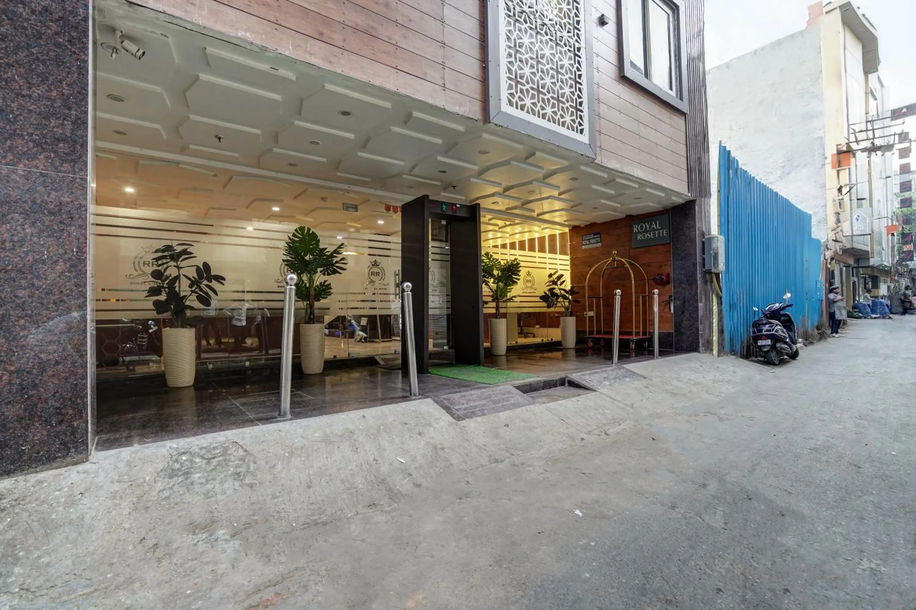 Property building in Hotel Royal Rosette Near New Delhi Railway Station - Connaught Place and VFS