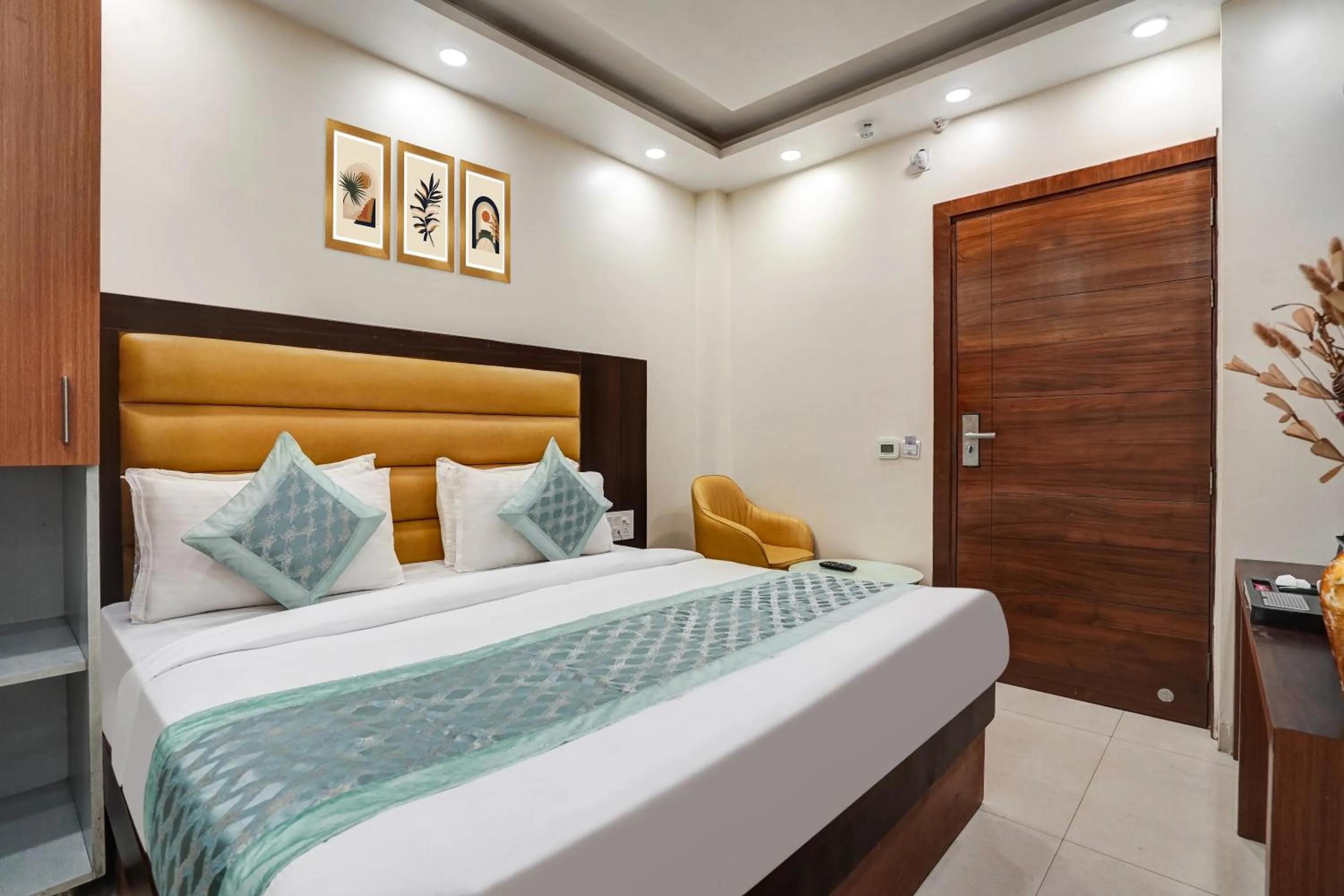 Bedroom, Bed in Hotel Royal Rosette Near New Delhi Railway Station - Connaught Place and VFS