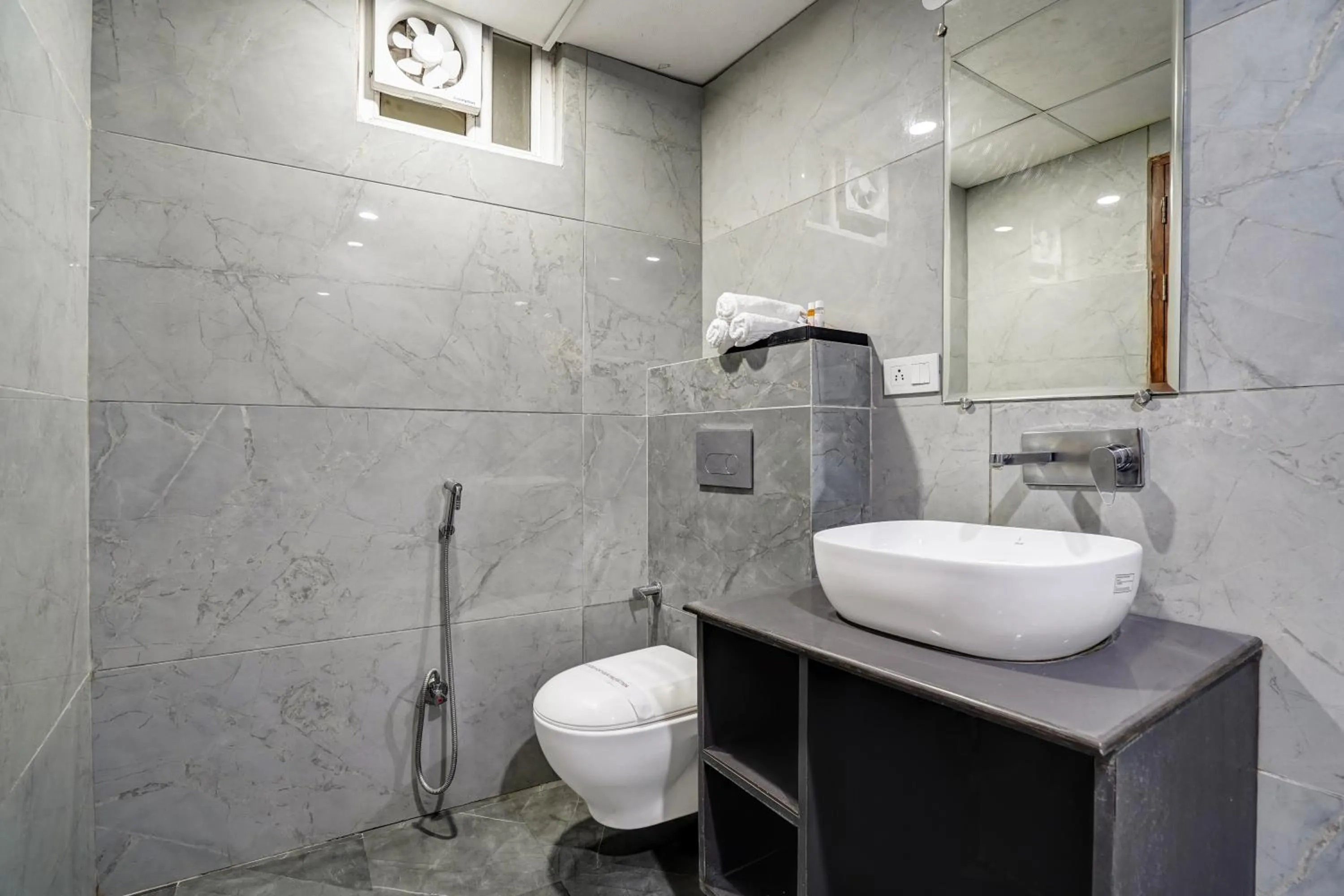 Bathroom in Hotel Royal Rosette Near New Delhi Railway Station - Connaught Place and VFS
