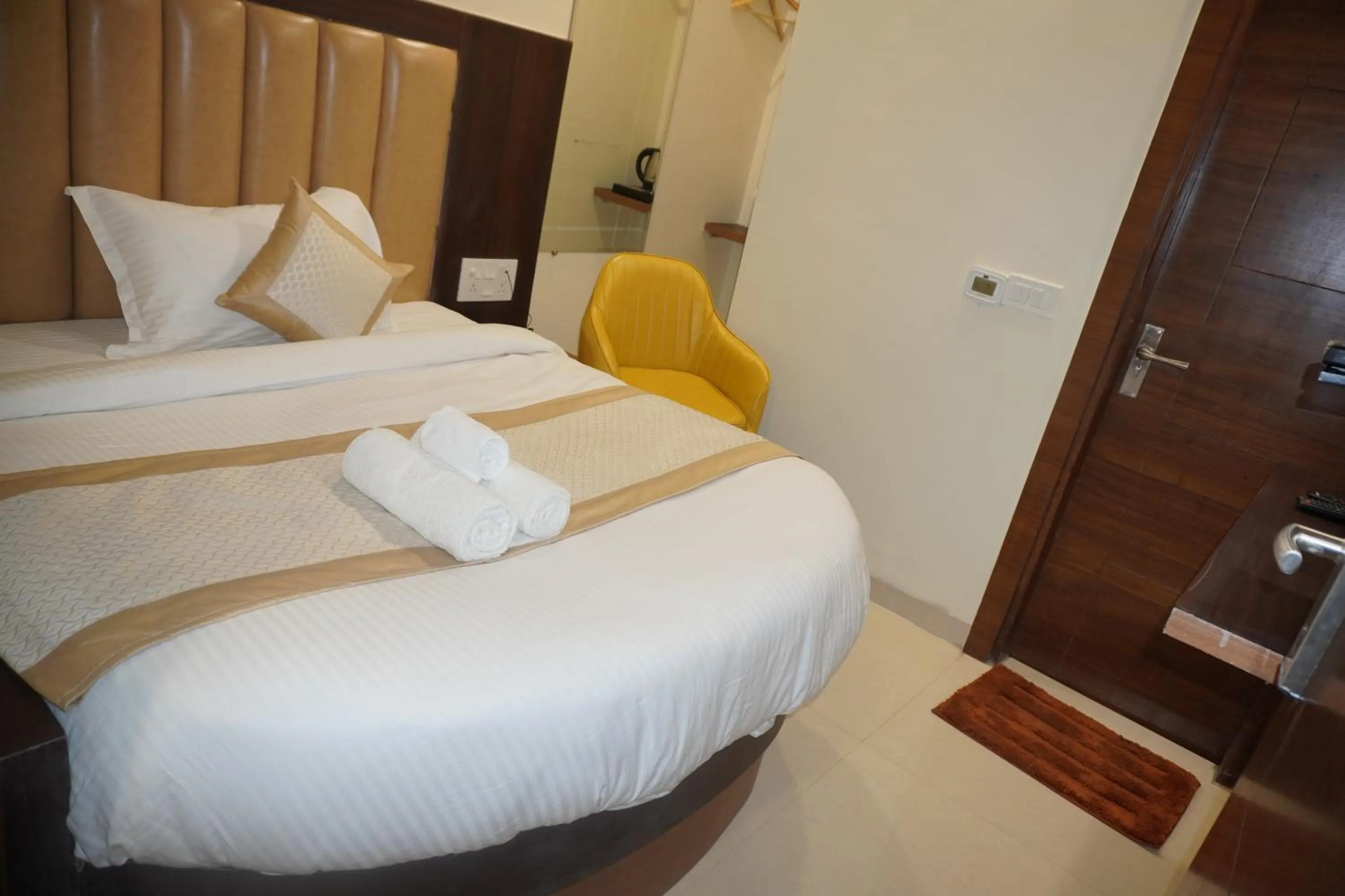 Bathroom, Bed in Hotel Royal Rosette Near New Delhi Railway Station - Connaught Place and VFS