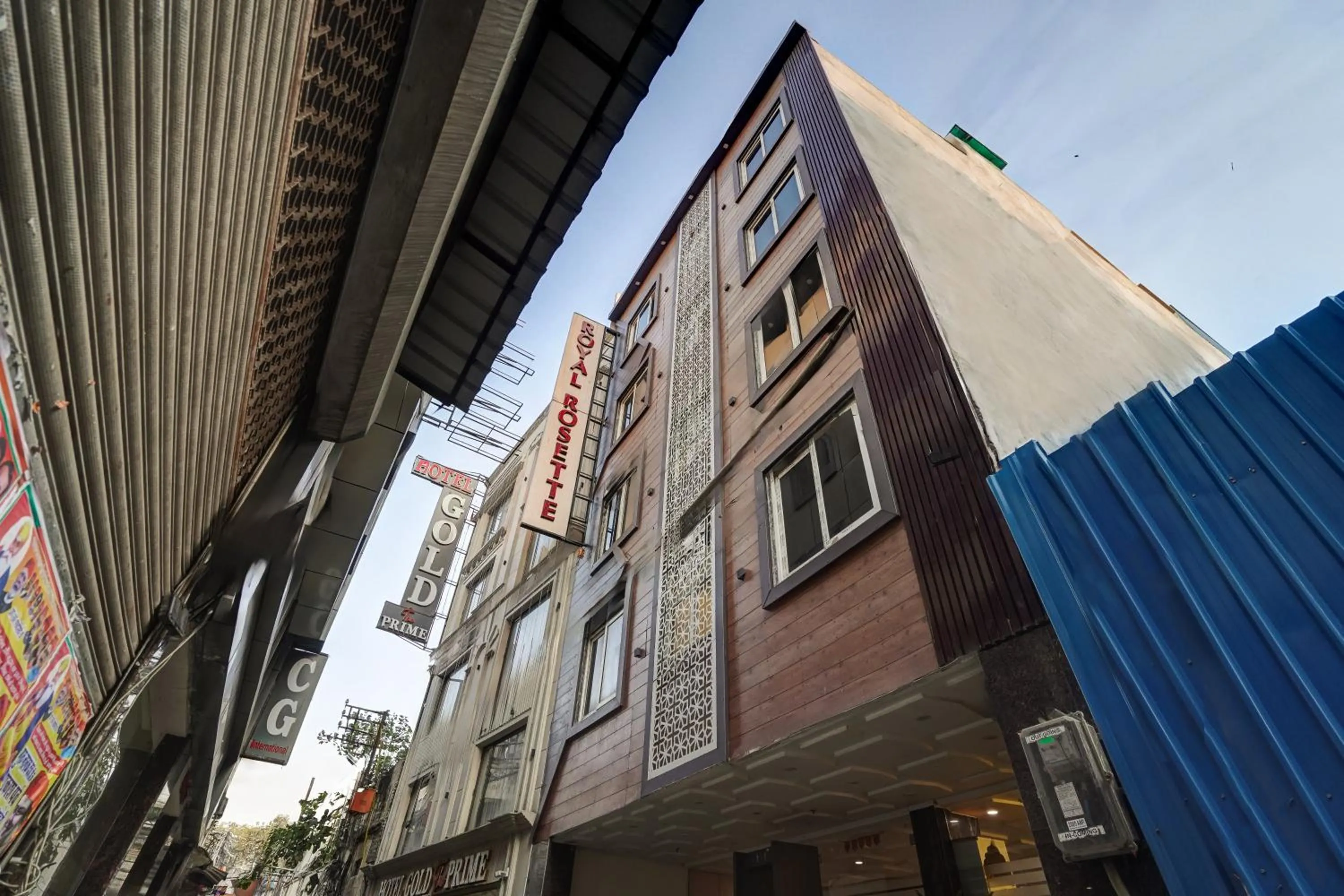 Street view in Hotel Royal Rosette Near New Delhi Railway Station - Connaught Place and VFS