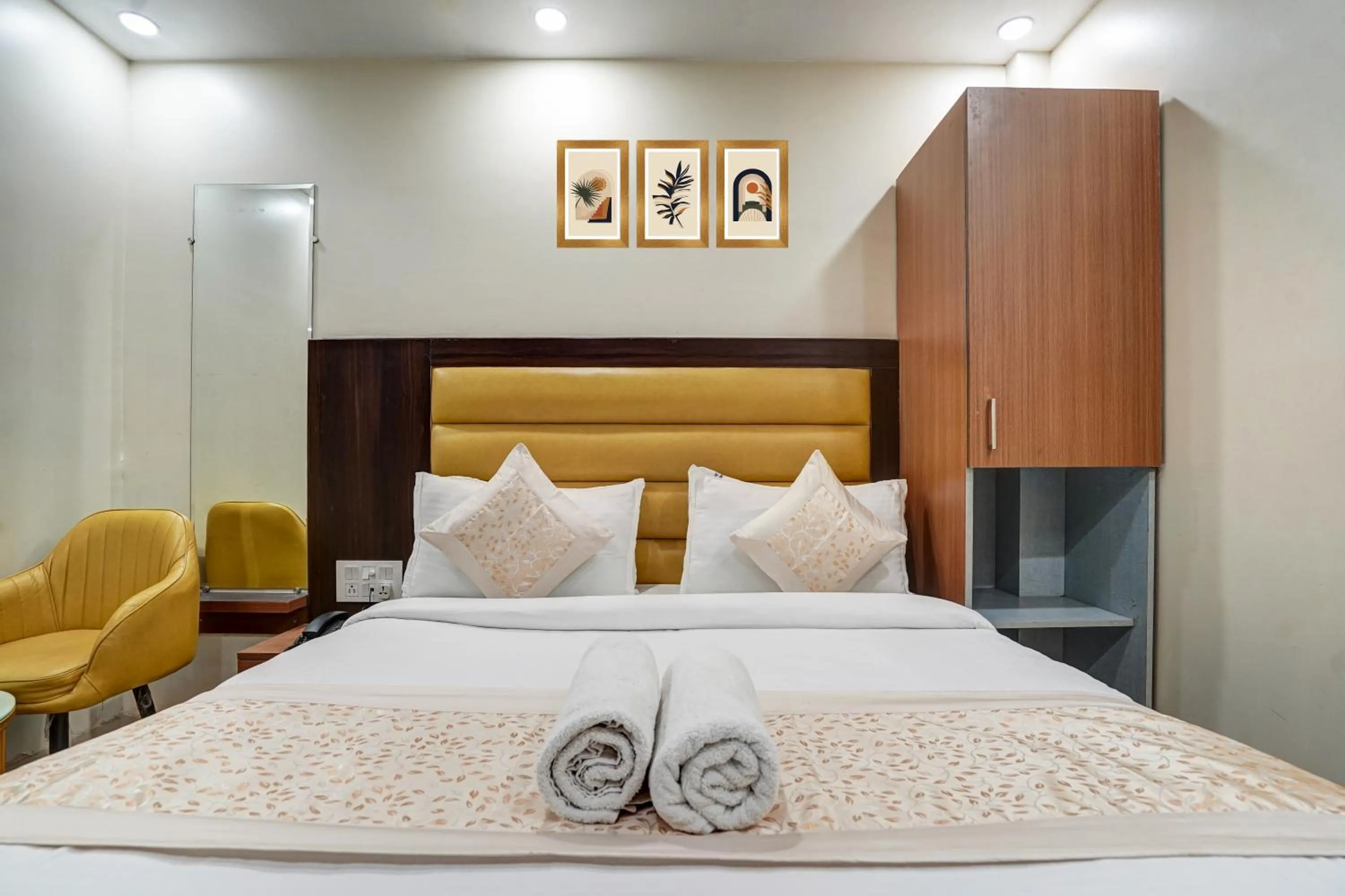Bedroom, Bed in Hotel Royal Rosette Near New Delhi Railway Station - Connaught Place and VFS