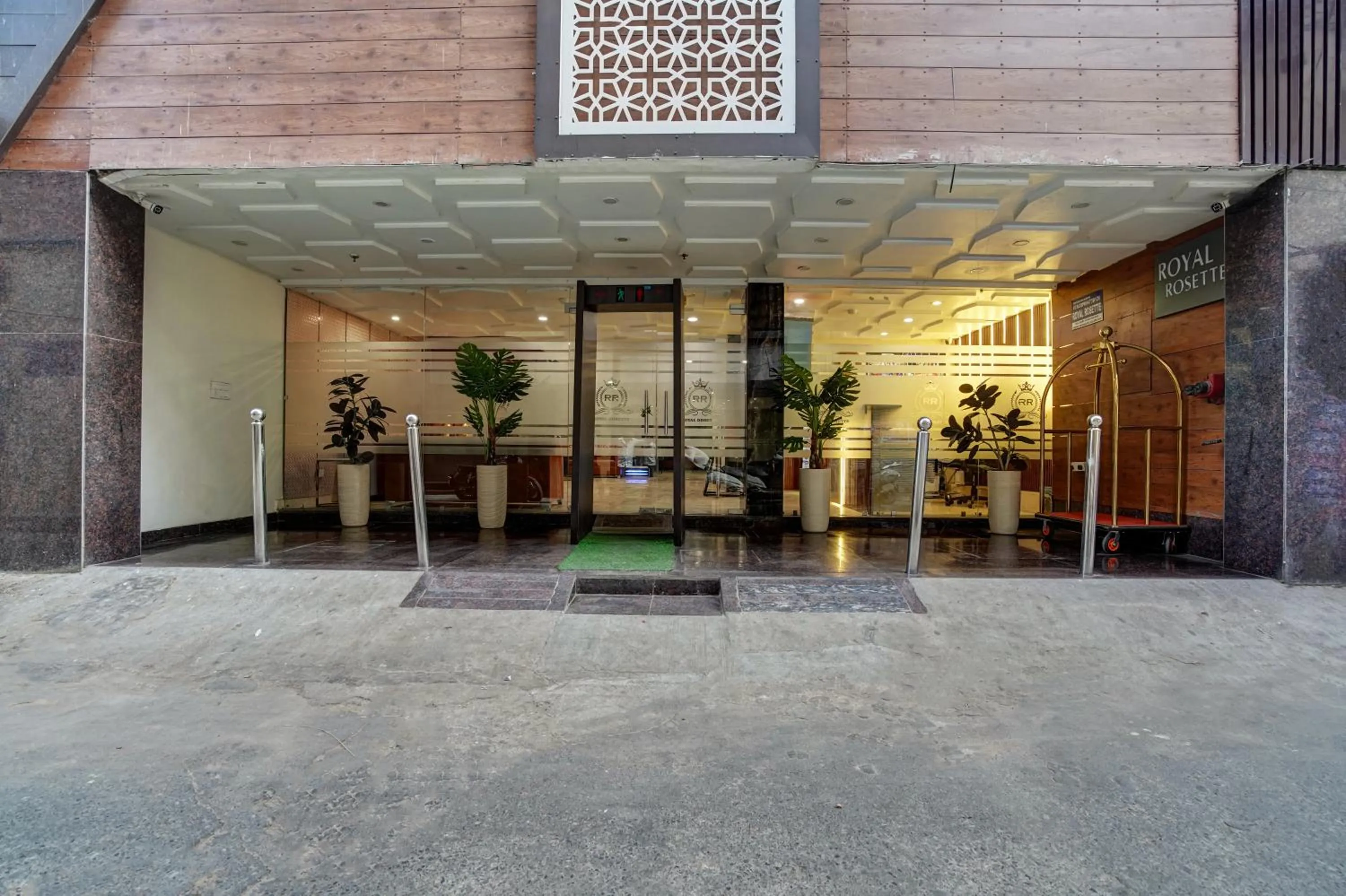 Facade/entrance in Hotel Royal Rosette Near New Delhi Railway Station - Connaught Place and VFS