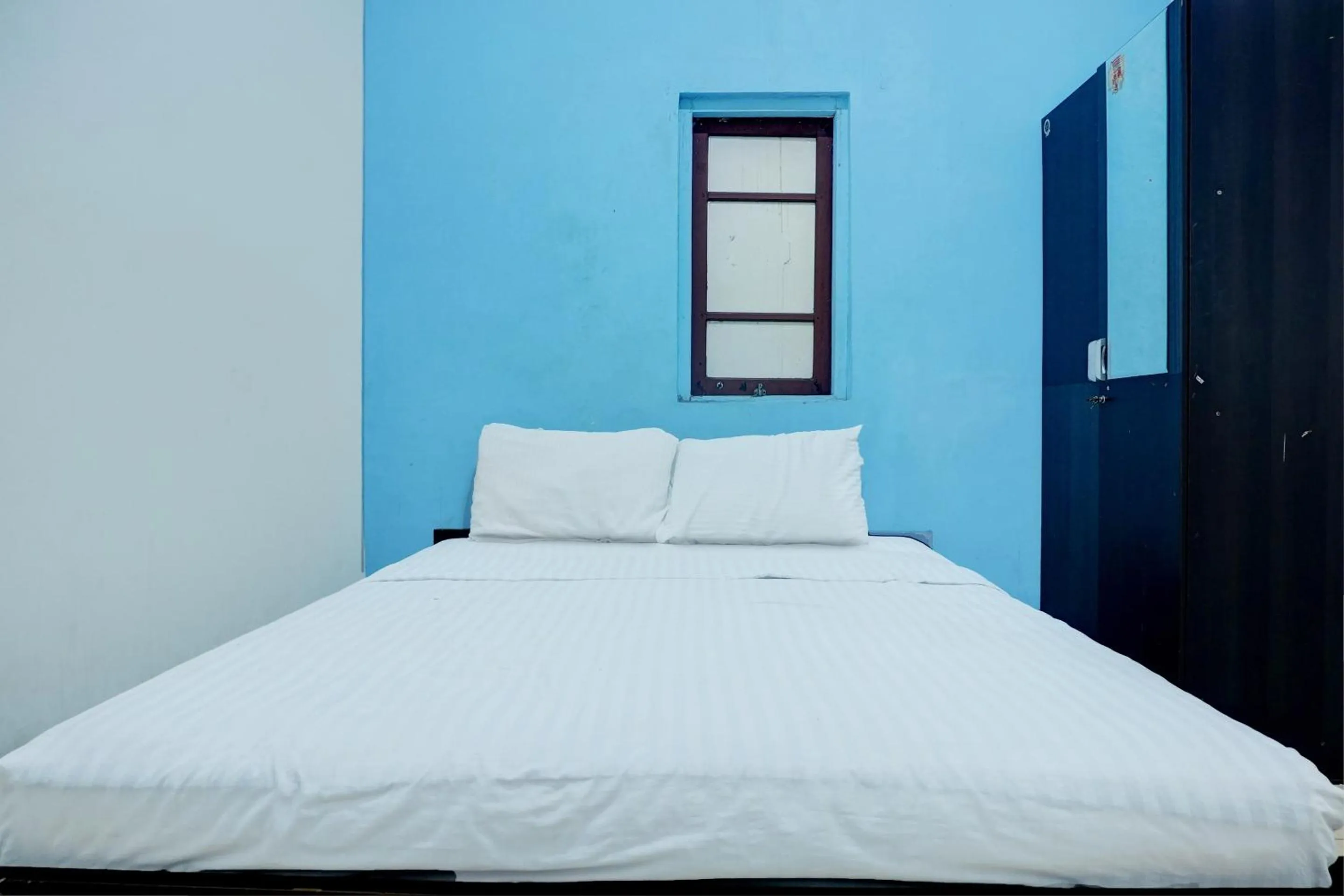 Bedroom, Bed in Hotel O Wisma Padi Syariah PanyipatanNearWisata Gunung Birah