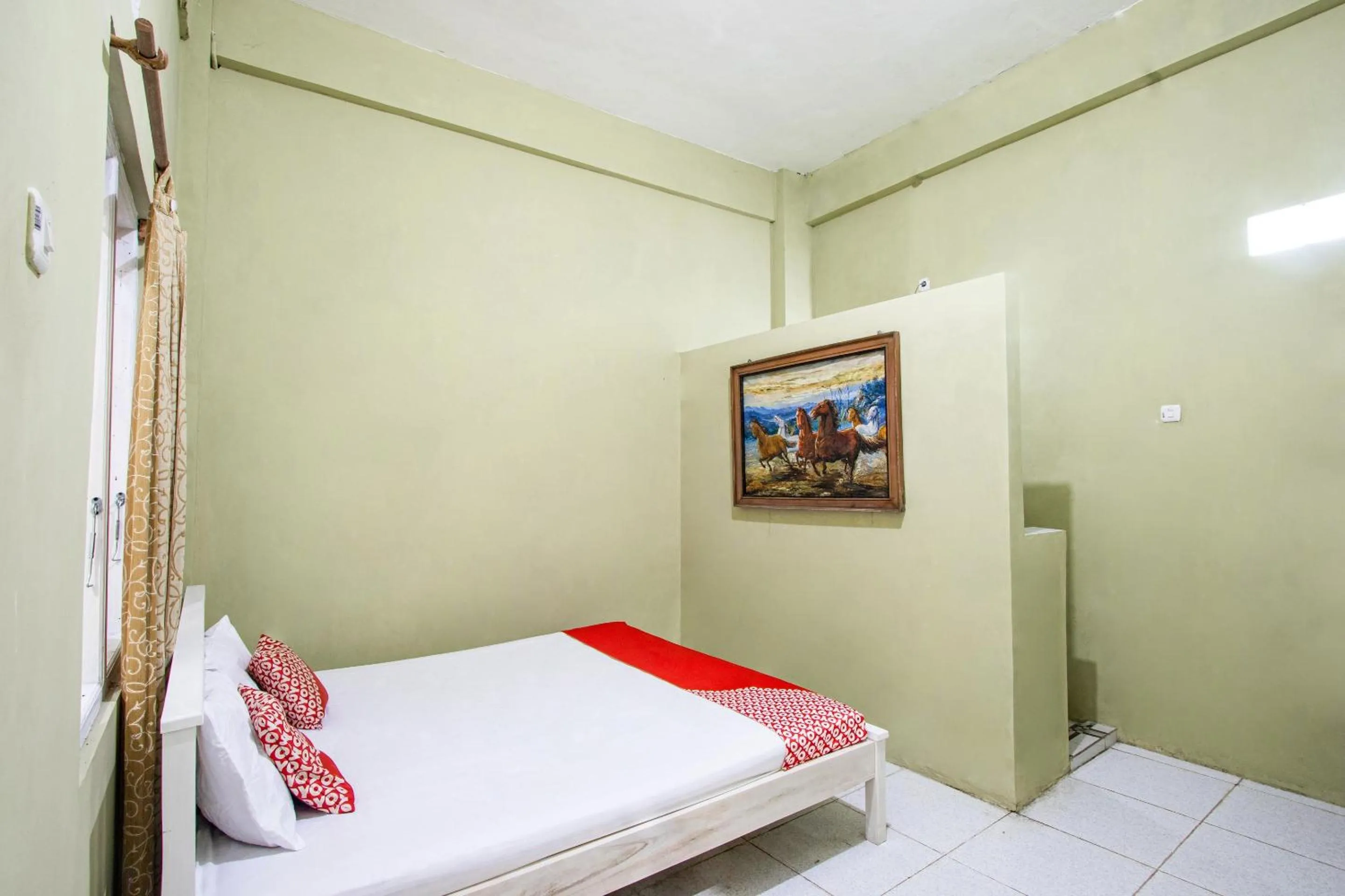 Bedroom, Bed in Hotel O Onong's Homestay Near Dodikjur Rindam XIII/Merdeka