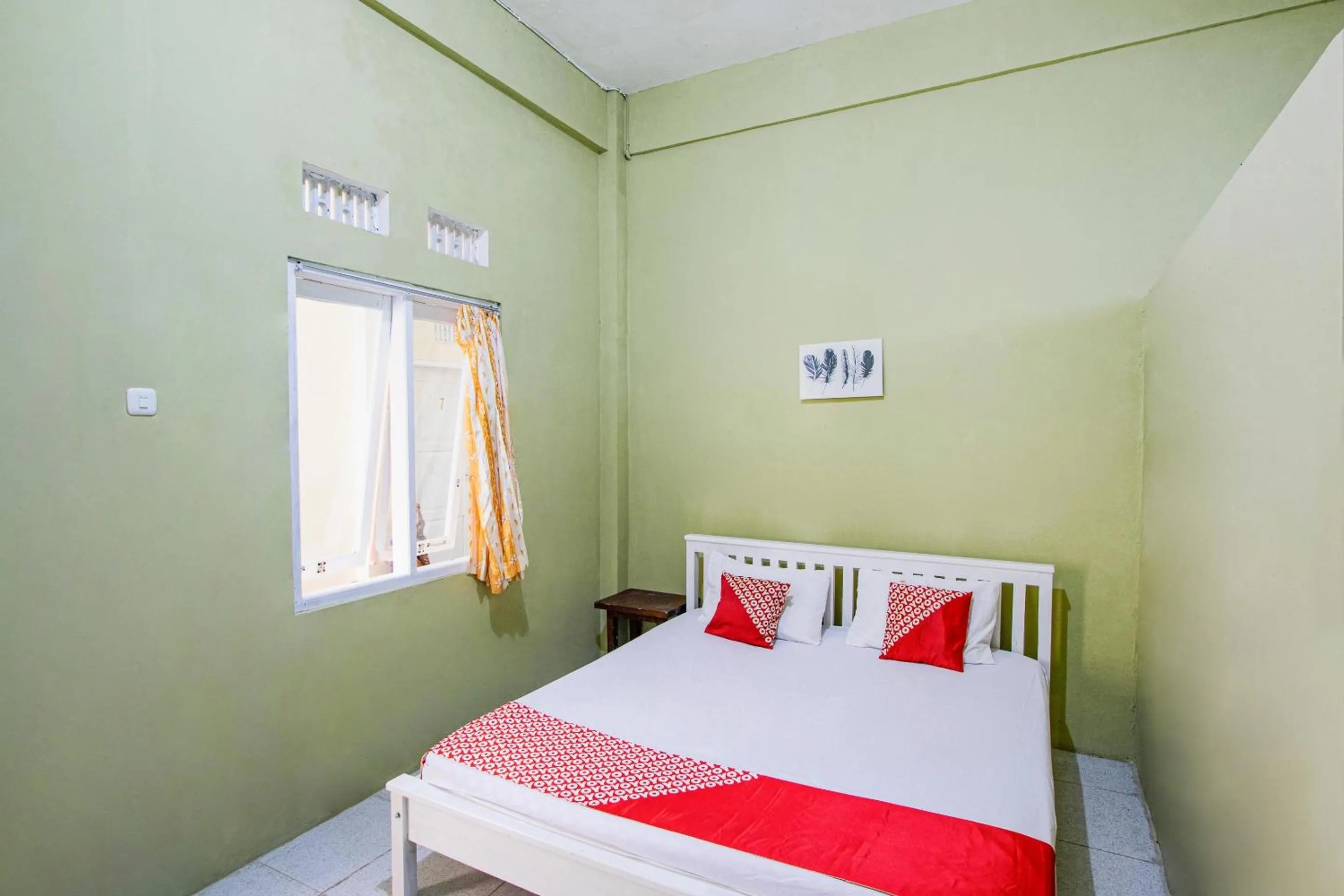 Bedroom, Bed in Hotel O Onong's Homestay Near Dodikjur Rindam XIII/Merdeka