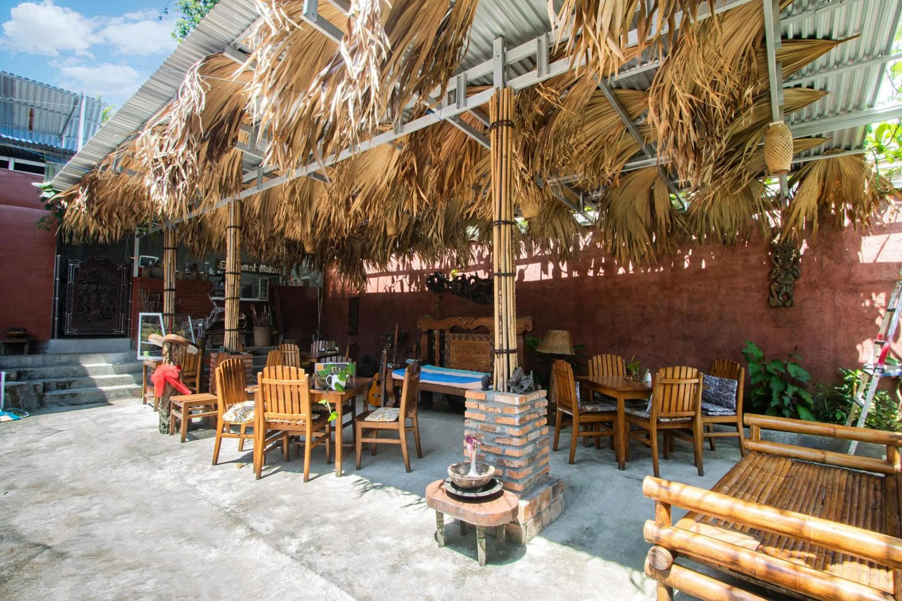 Dining area in Hotel O Onong's Homestay Near Dodikjur Rindam XIII/Merdeka