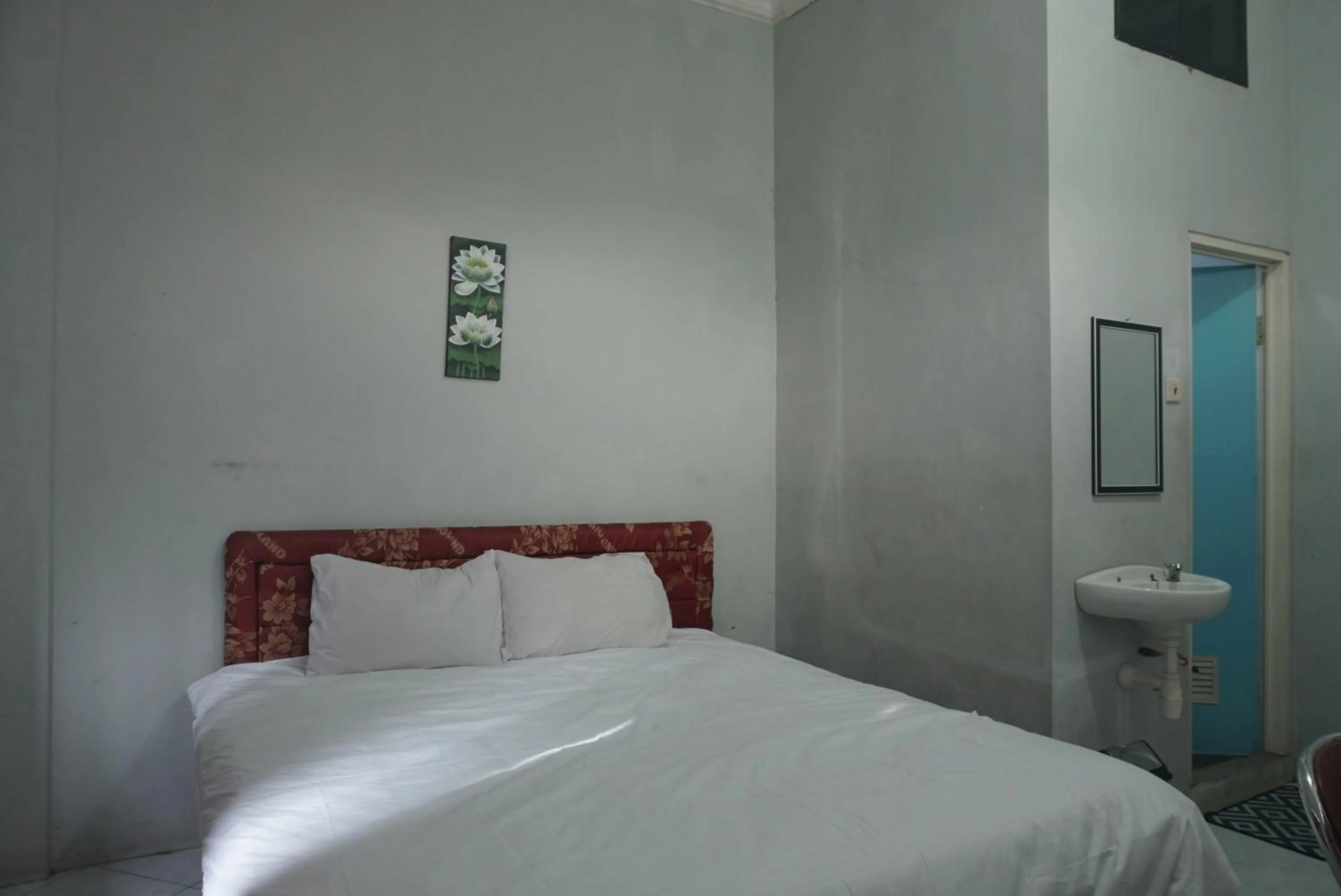 Bedroom, Bed in Hotel O Wisma Deli Syariah Near RSUD Nene Mallomo Sidenreng Rappang