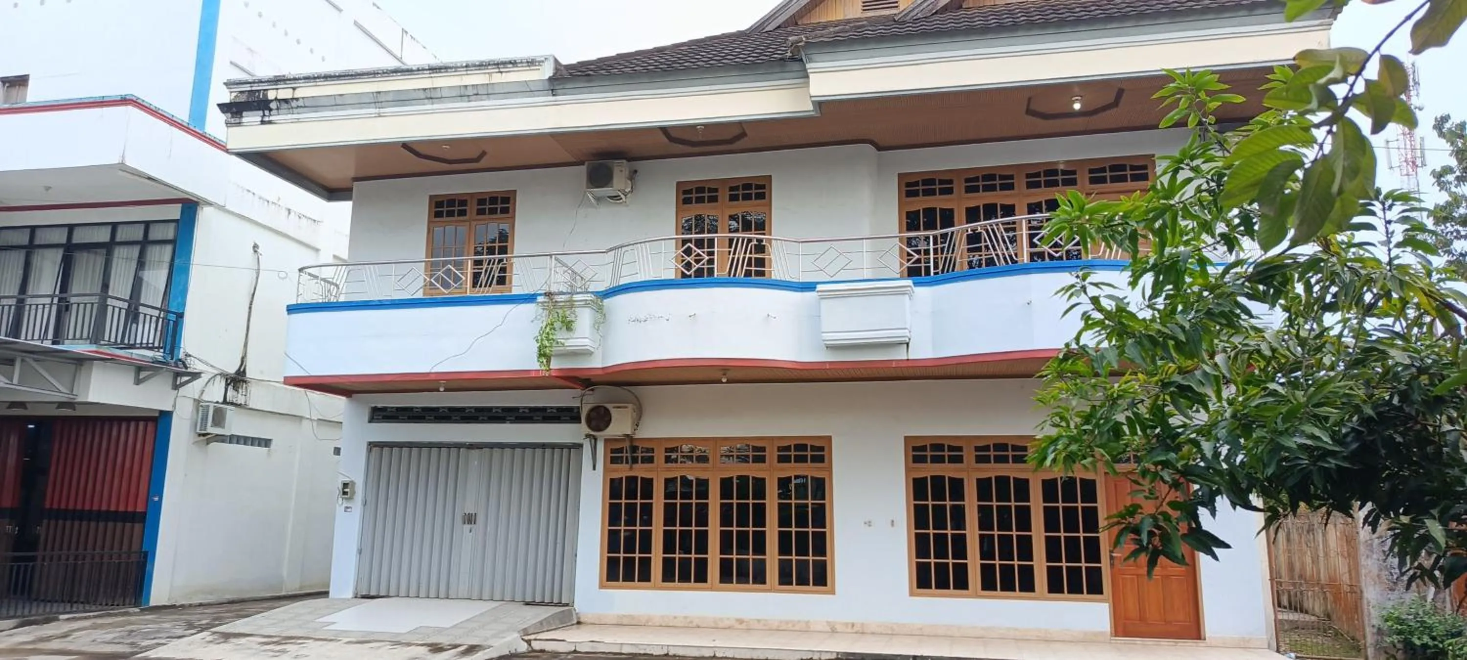 Facade/entrance in Hotel O Wisma Deli Syariah Near RSUD Nene Mallomo Sidenreng Rappang