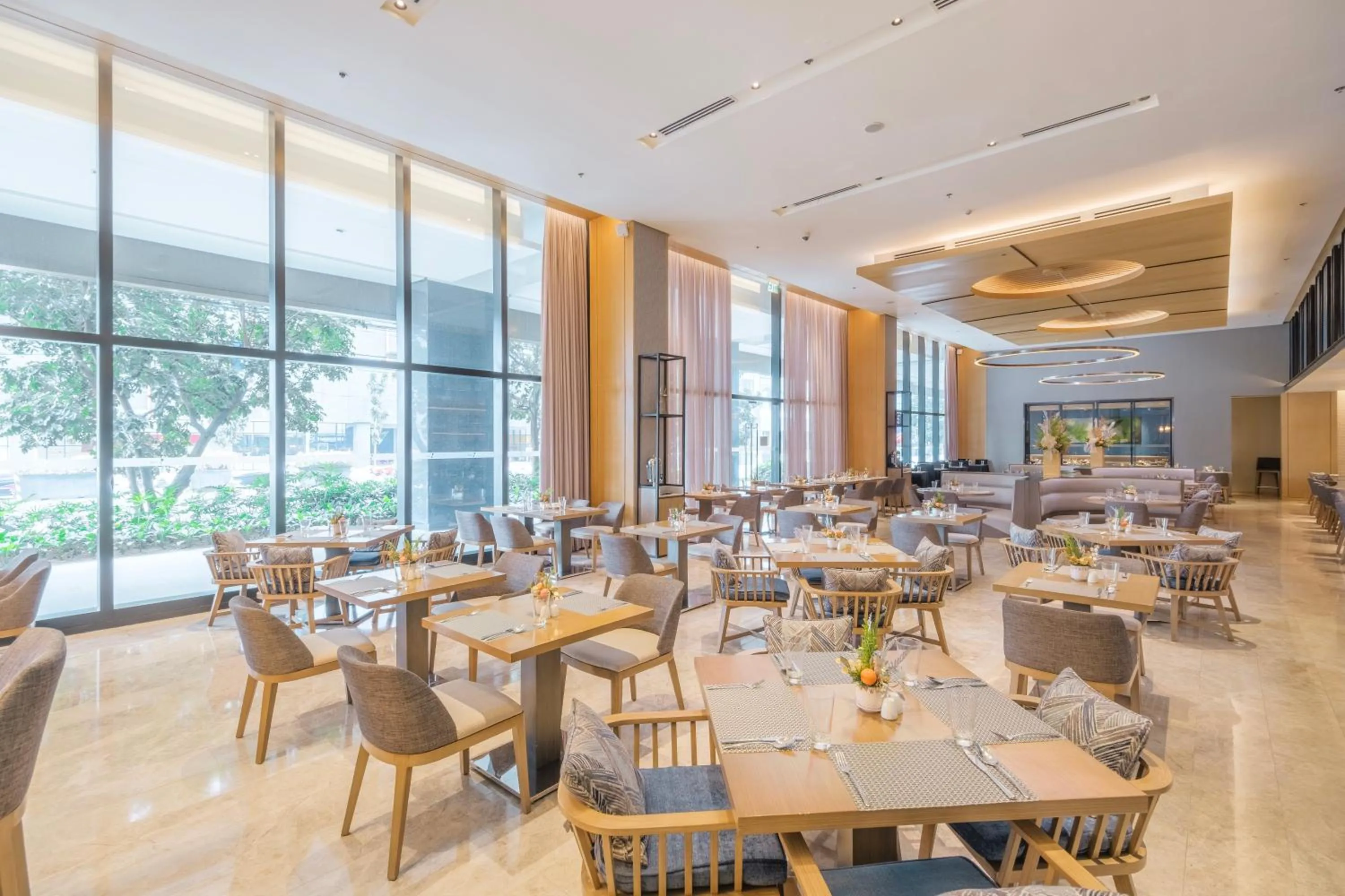 Restaurant/places to eat in Seda Manila Bay