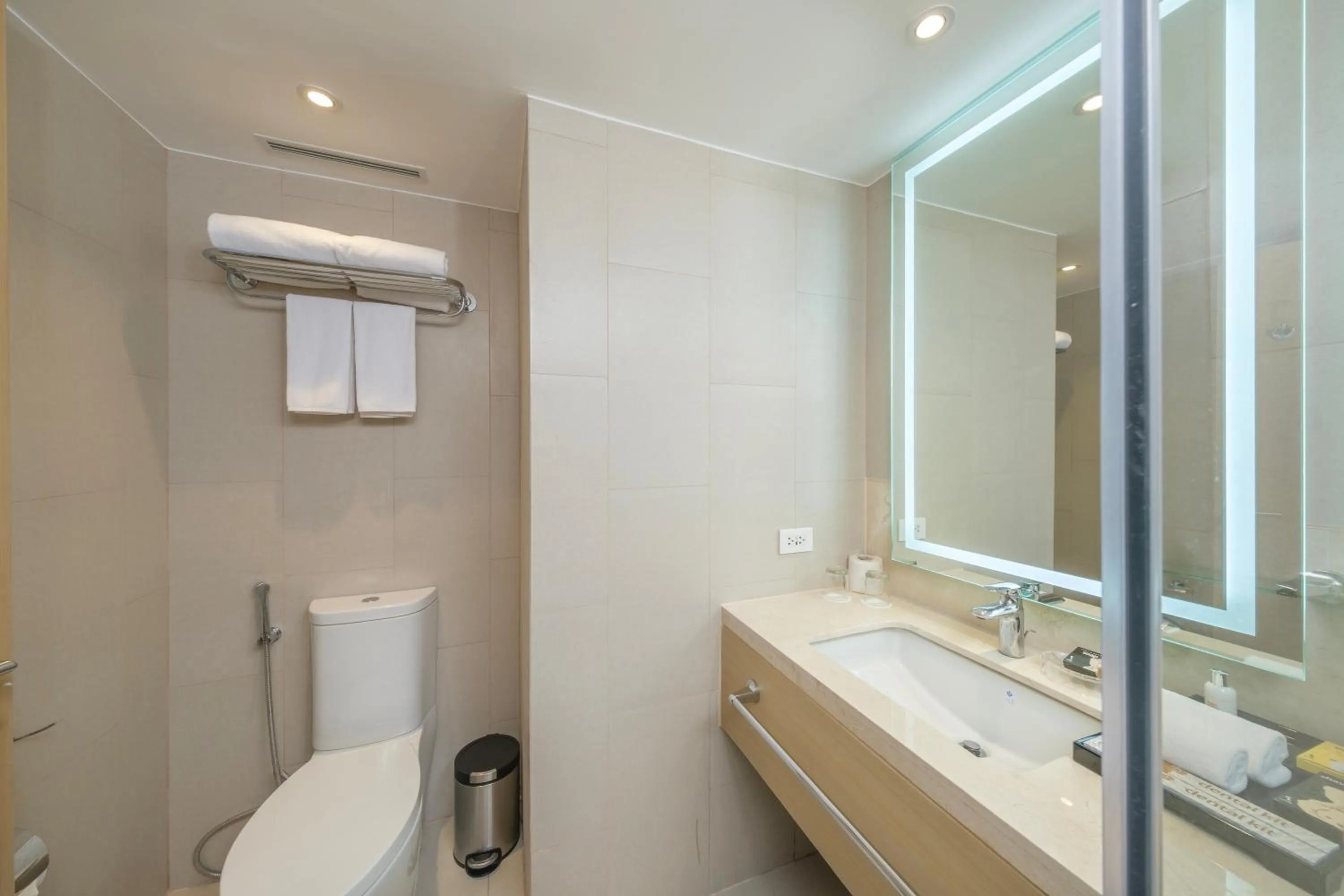 Bathroom in Seda Manila Bay