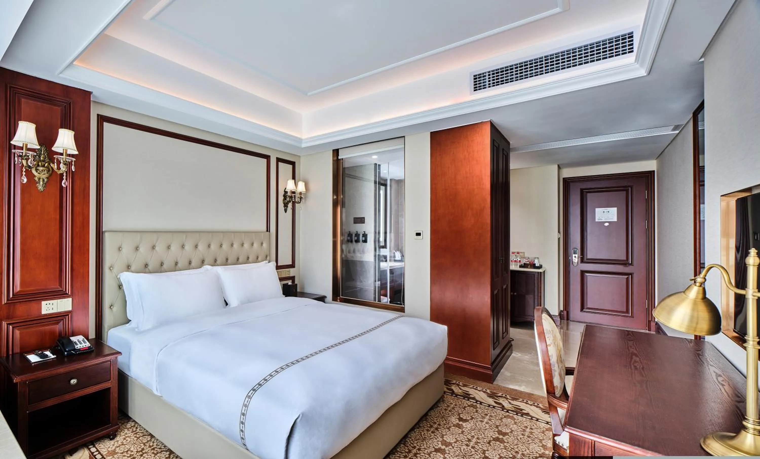 Photo of the whole room, Bed in Guangming CIMC Executive Hotel Shenzhen