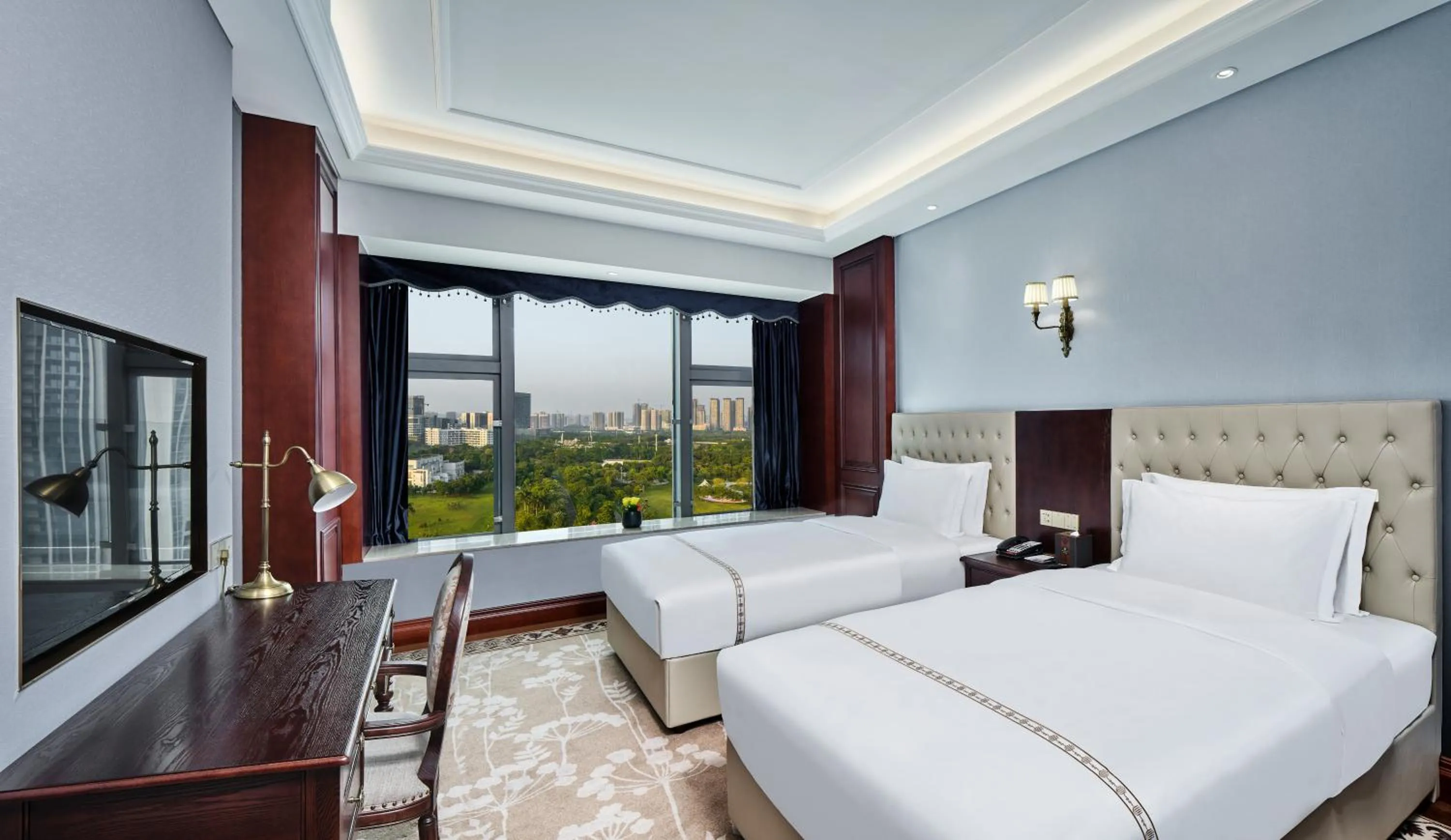 Photo of the whole room, Bed in Guangming CIMC Executive Hotel Shenzhen