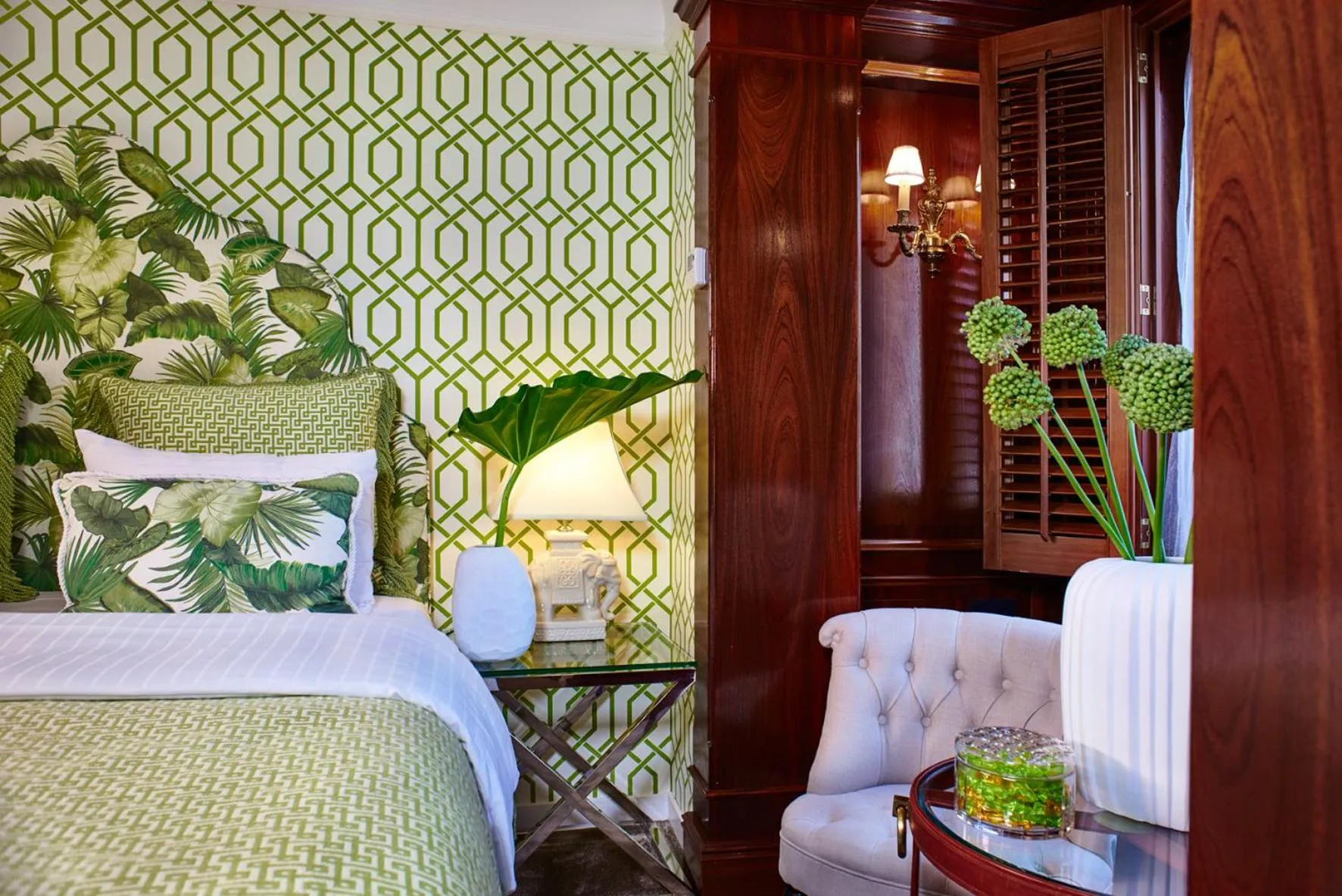 Bed in Hotel Estheréa